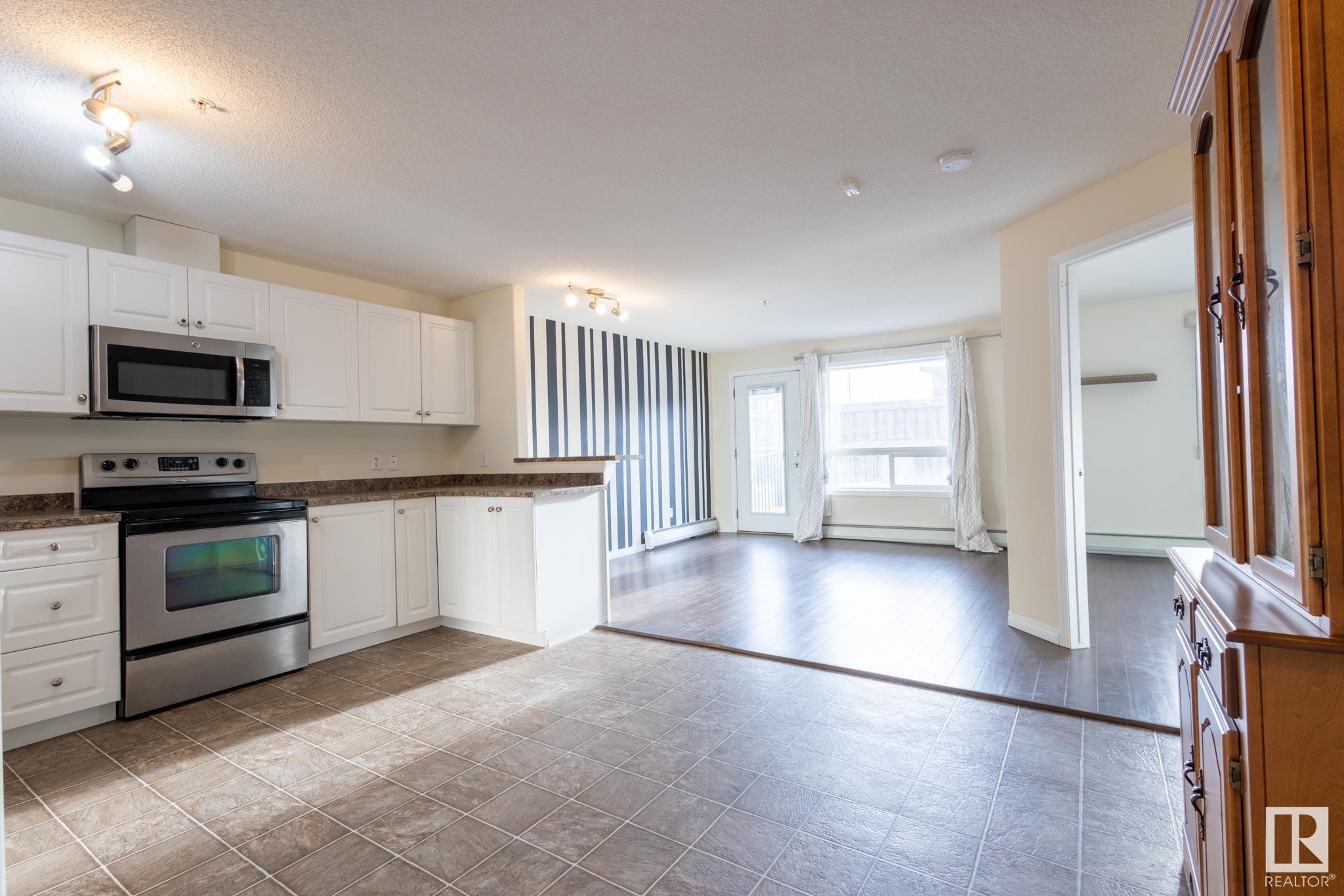 1111 7339 South Terwillegar Drive, Edmonton, Alberta, T6R 0E1