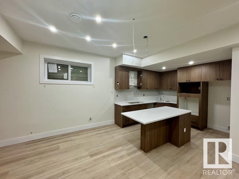 Bsmt 656 Fraser Vista, Edmonton, Alberta, T5Y 3Z7