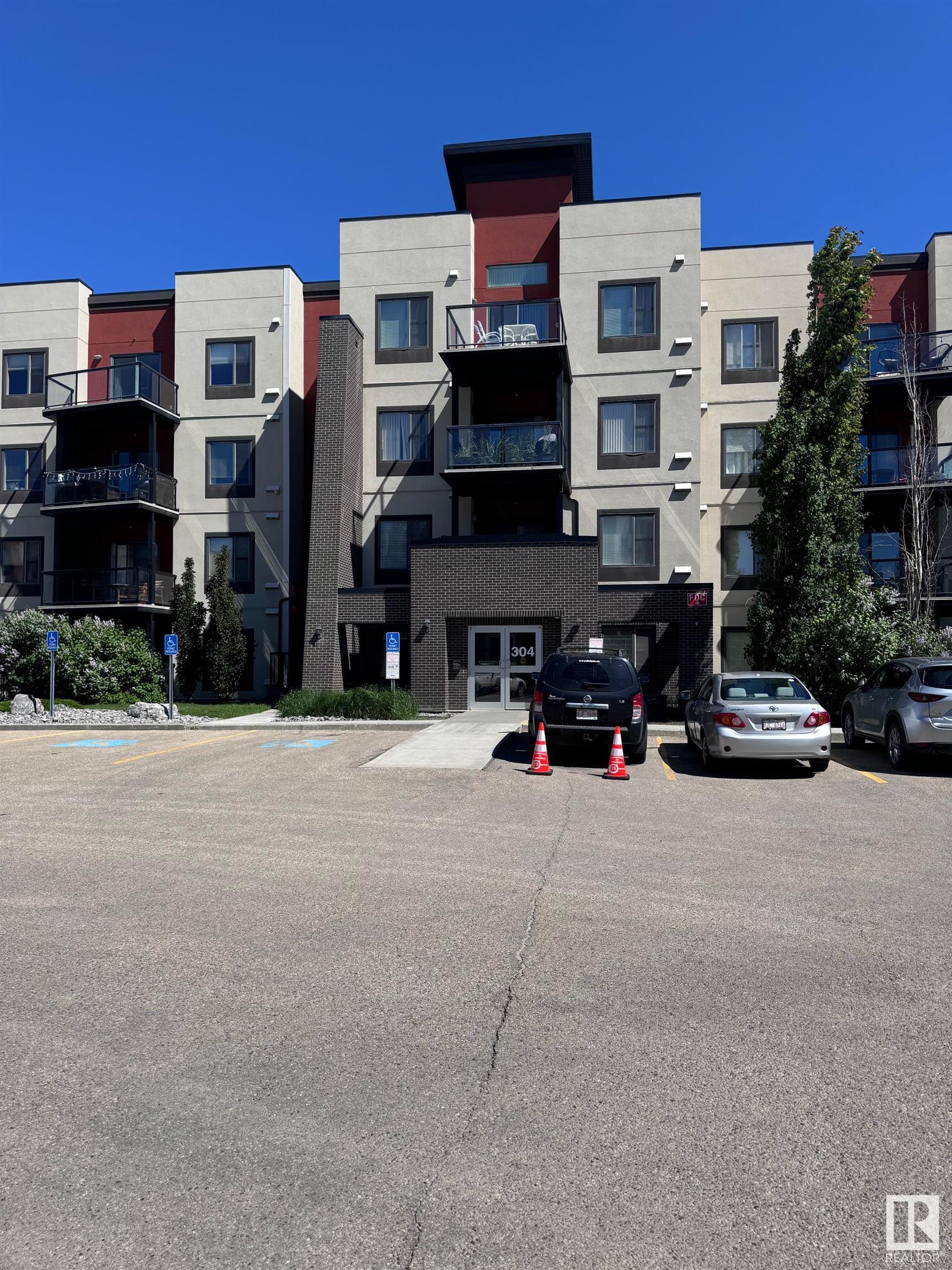 216 304 Ambleside Link Link, Edmonton, Alberta, T6W 0V2