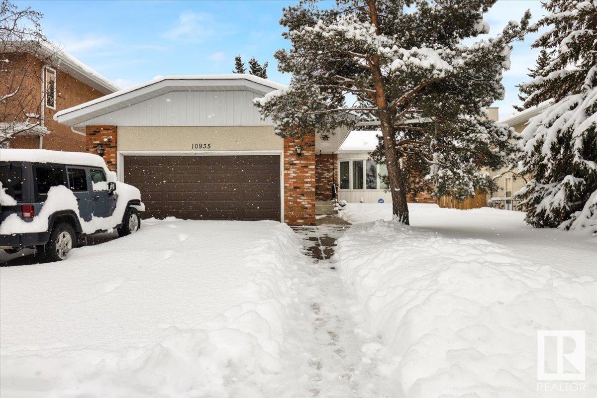 10935 34a Avenue, Edmonton, Alberta, T6J 2T9