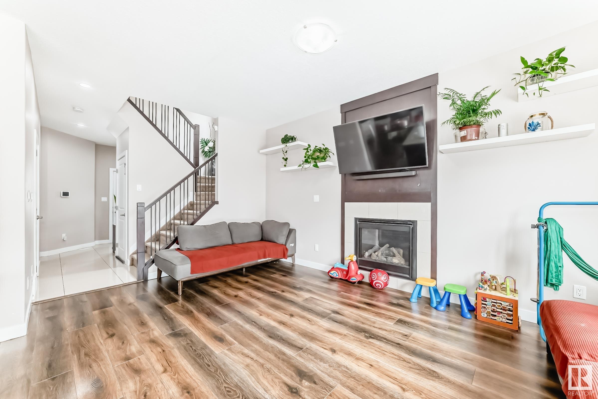 8580 Cushing Place, Edmonton, Alberta, T6W 3R4