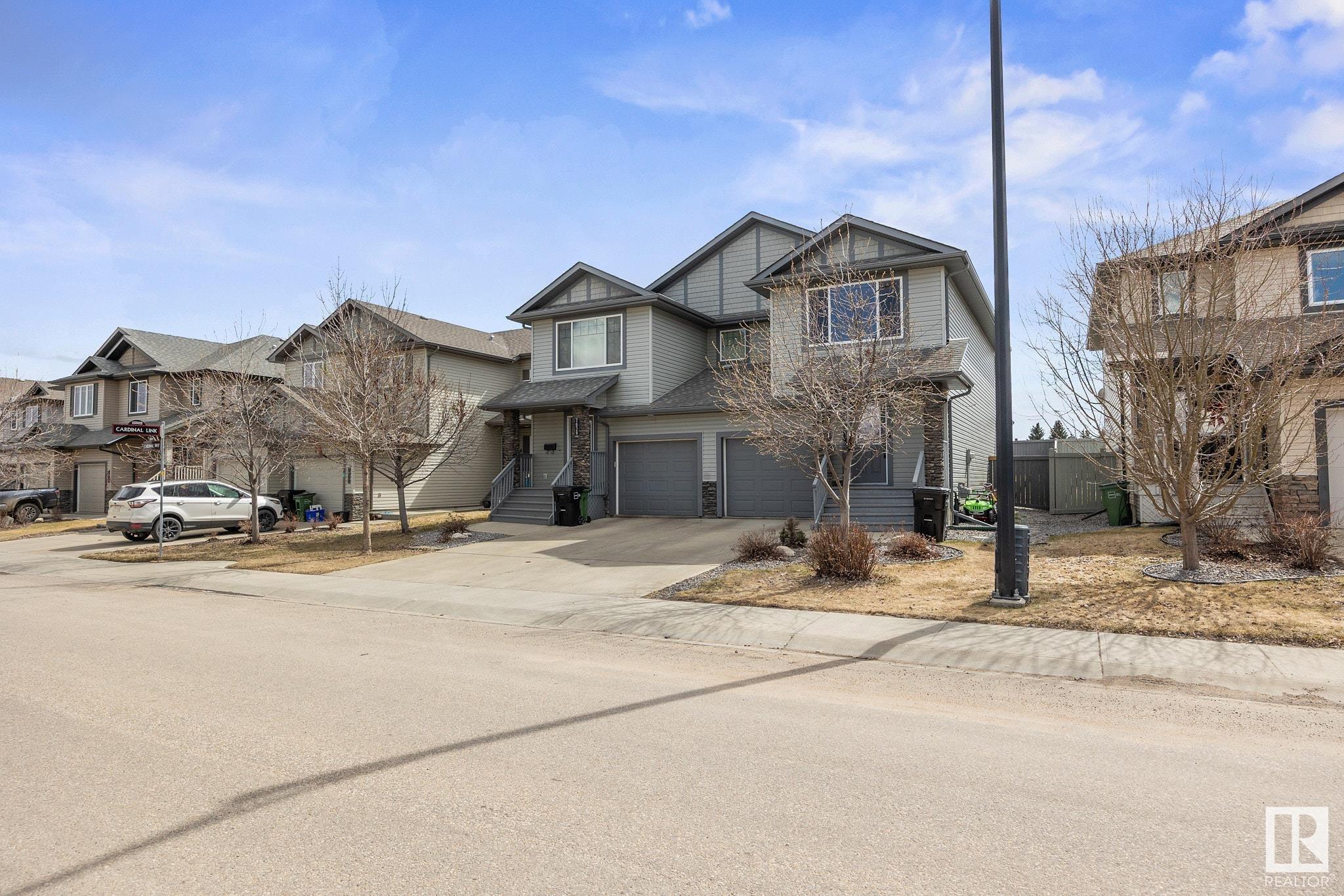 7031 Cardinal Way, Edmonton, Alberta, T6W 1Z1
