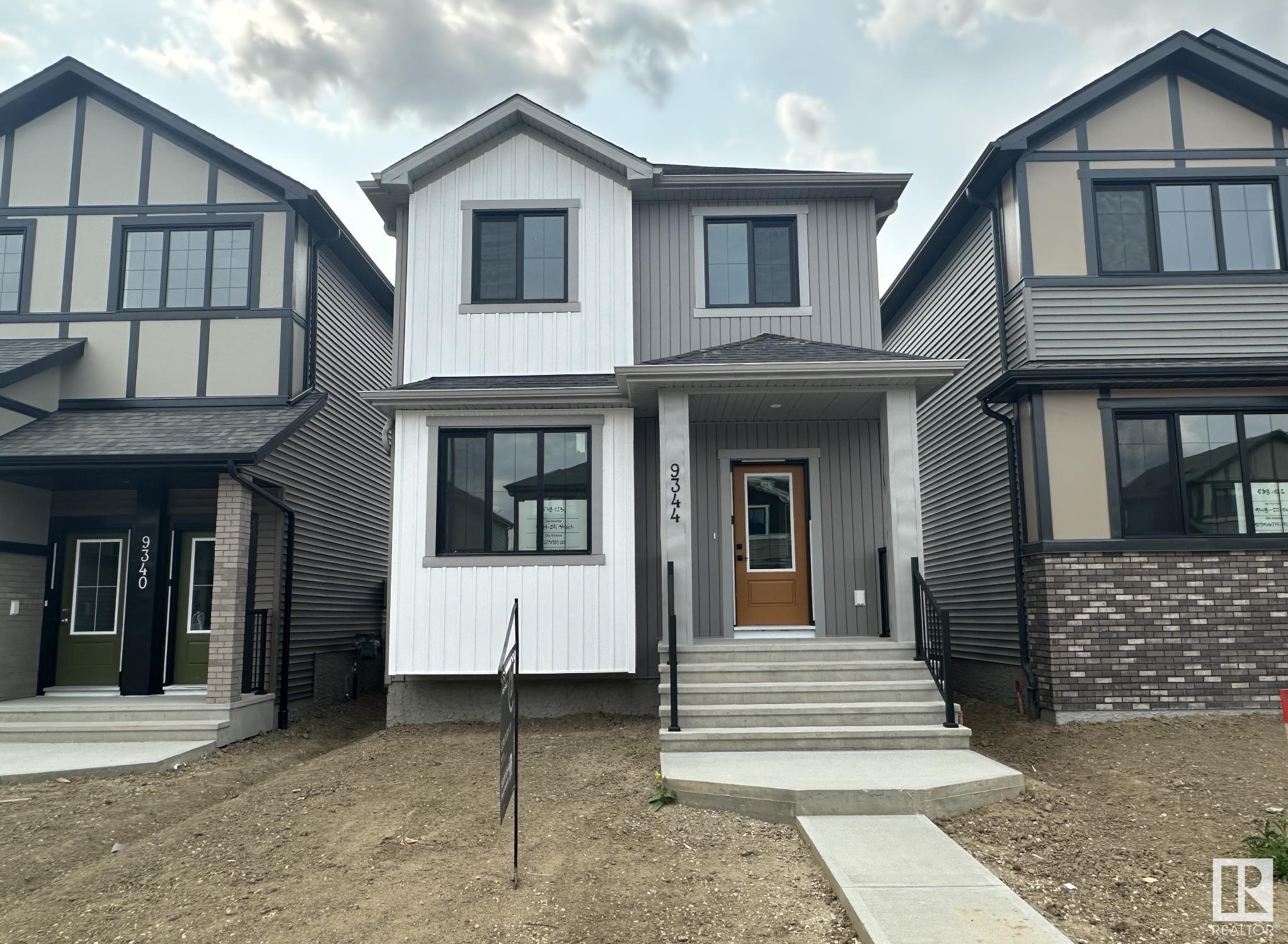 9344 221 Street, Edmonton, Alberta, T5T 6C9