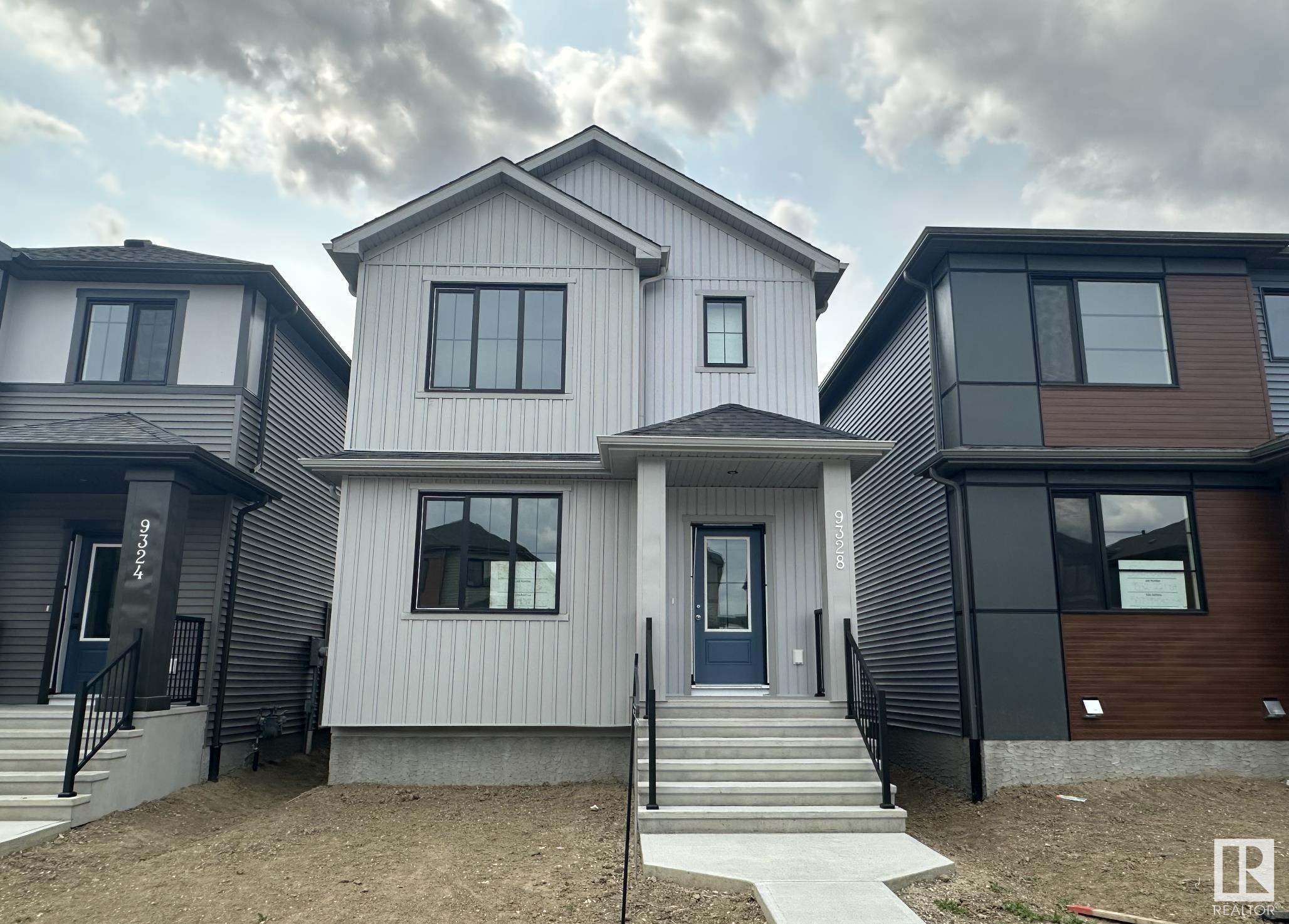 9328 221 Street, Edmonton, Alberta, T5T 6C9