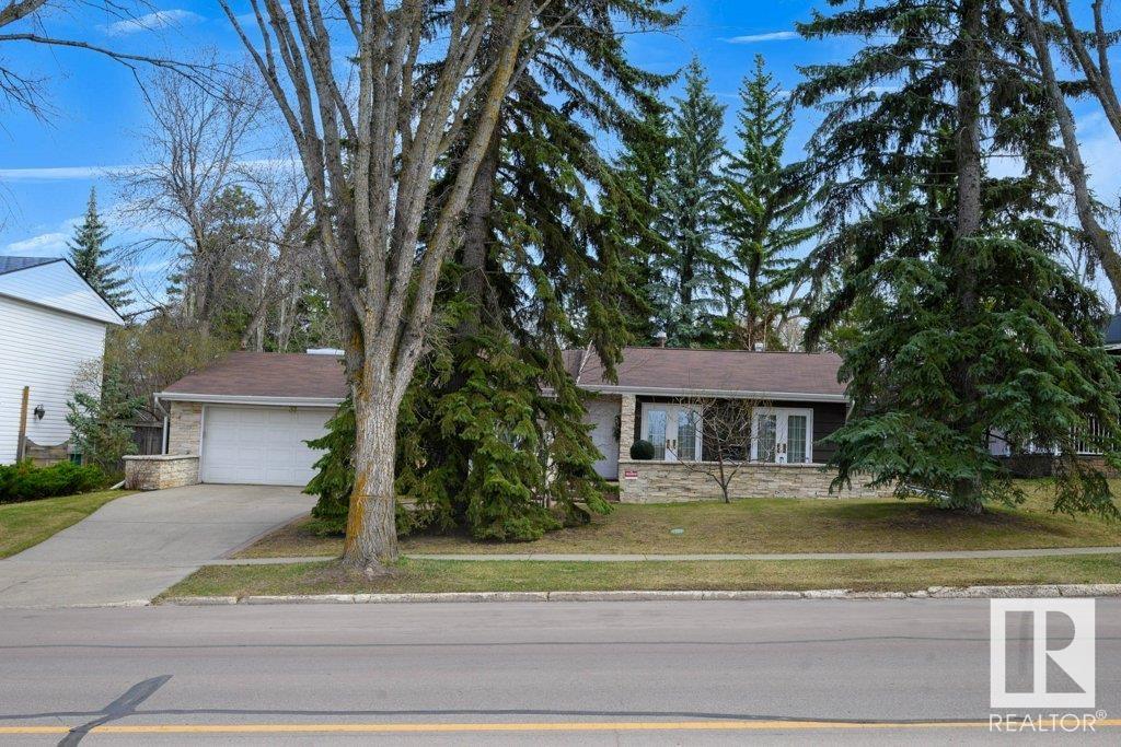 37 Grosvenor Boulevard, St. Albert, Alberta, T8N 1P3