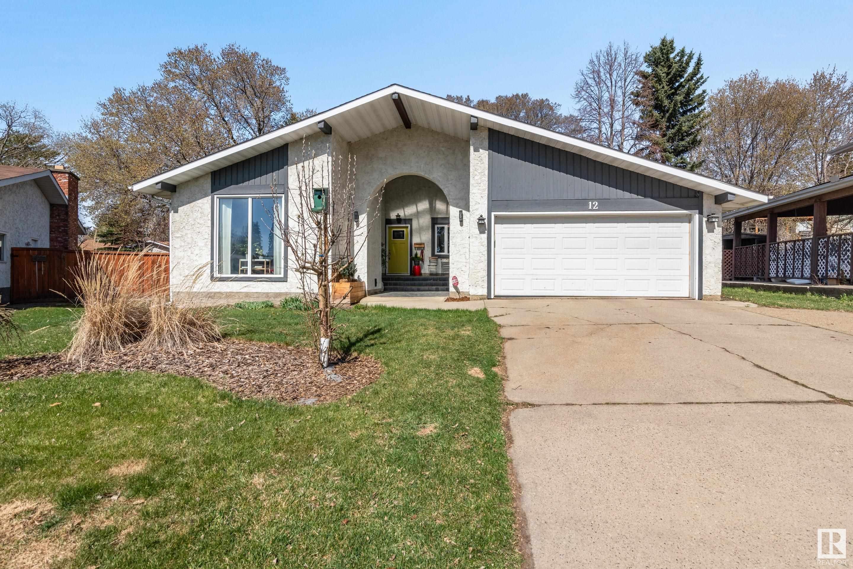 12 Laydon Drive, St. Albert, Alberta, T8N 2N2