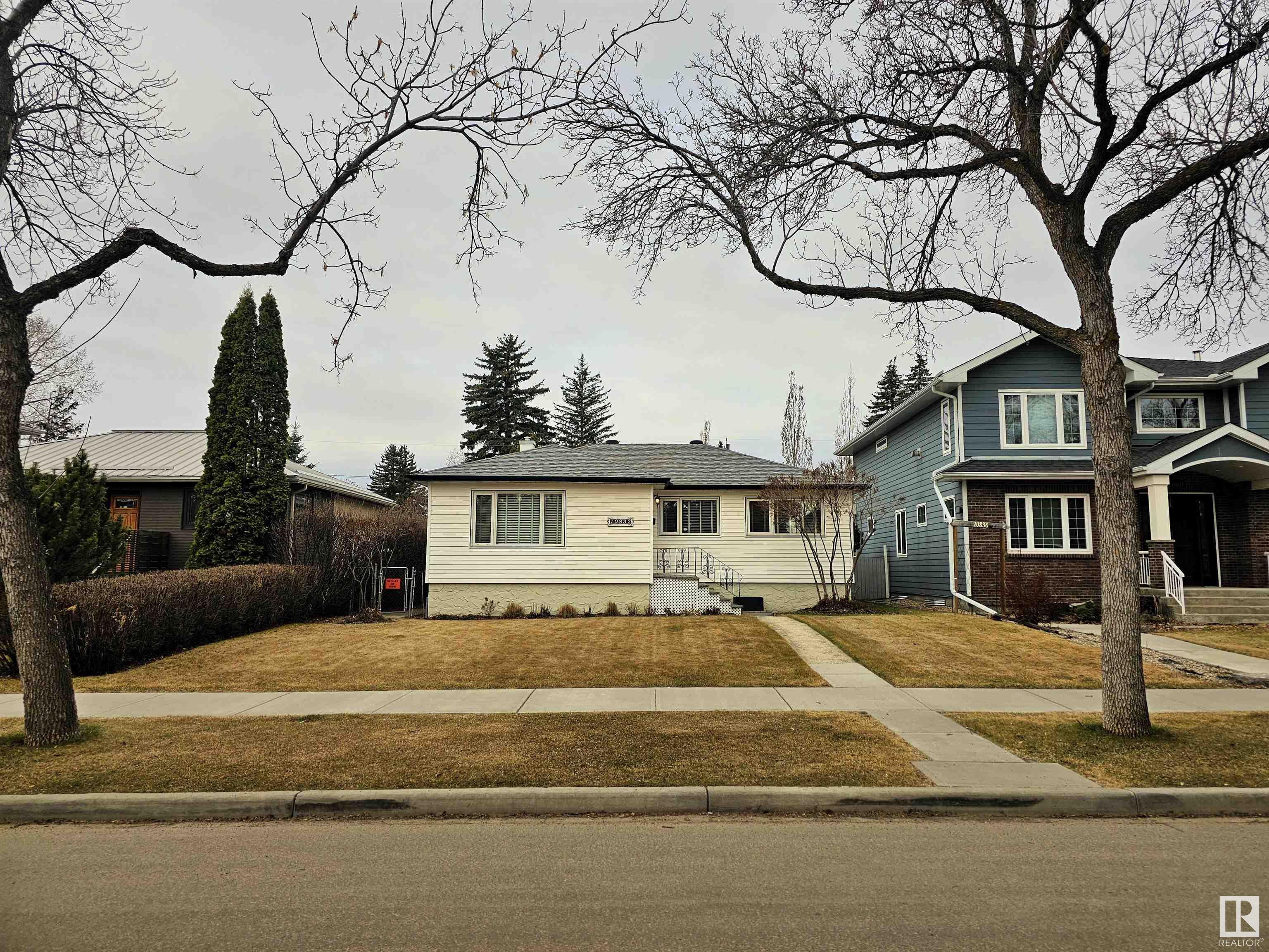 10832 130 Street, Edmonton, Alberta, T5M 0X5