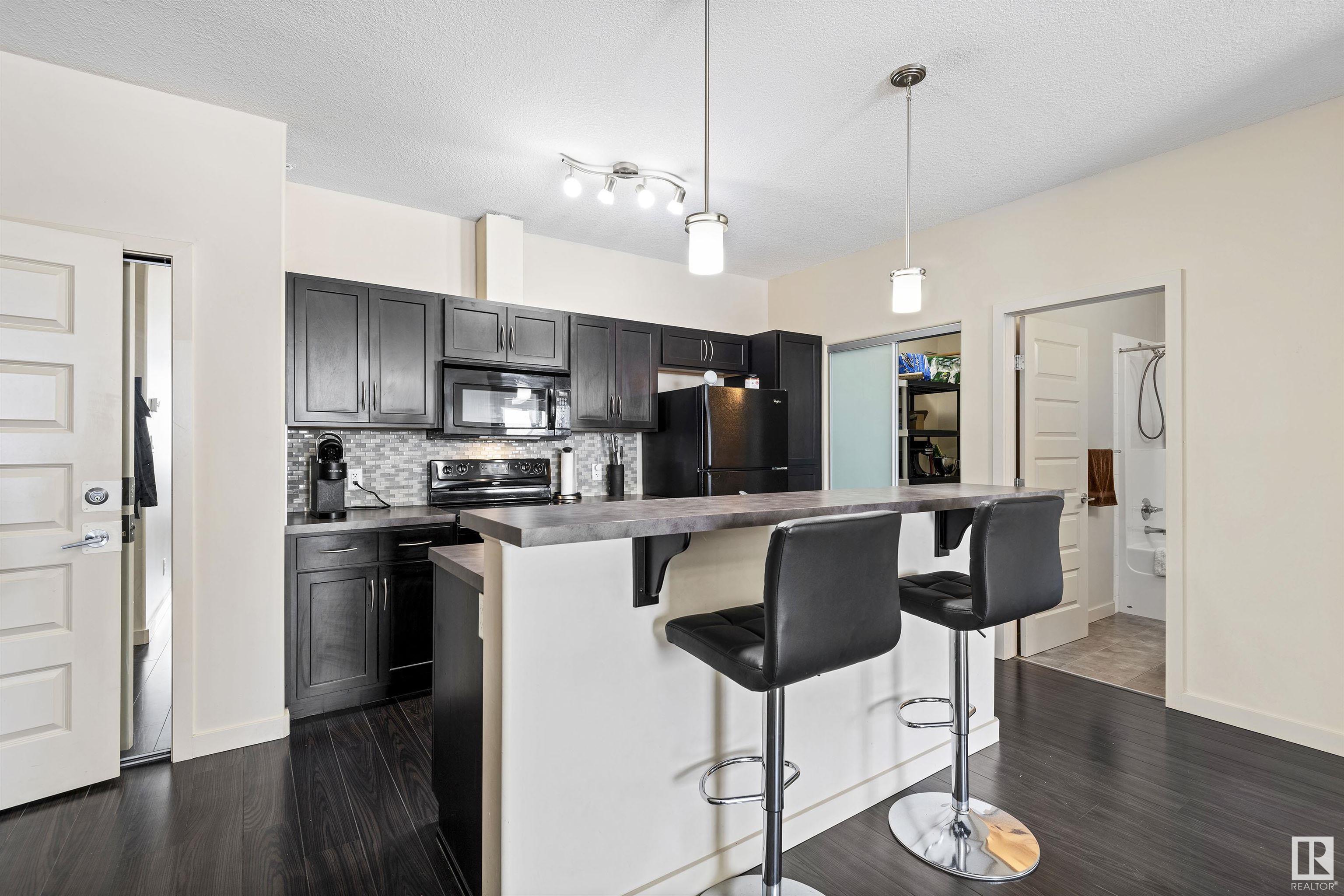 418 304 Ambleside Link Link, Edmonton, Alberta, T6W 0V2