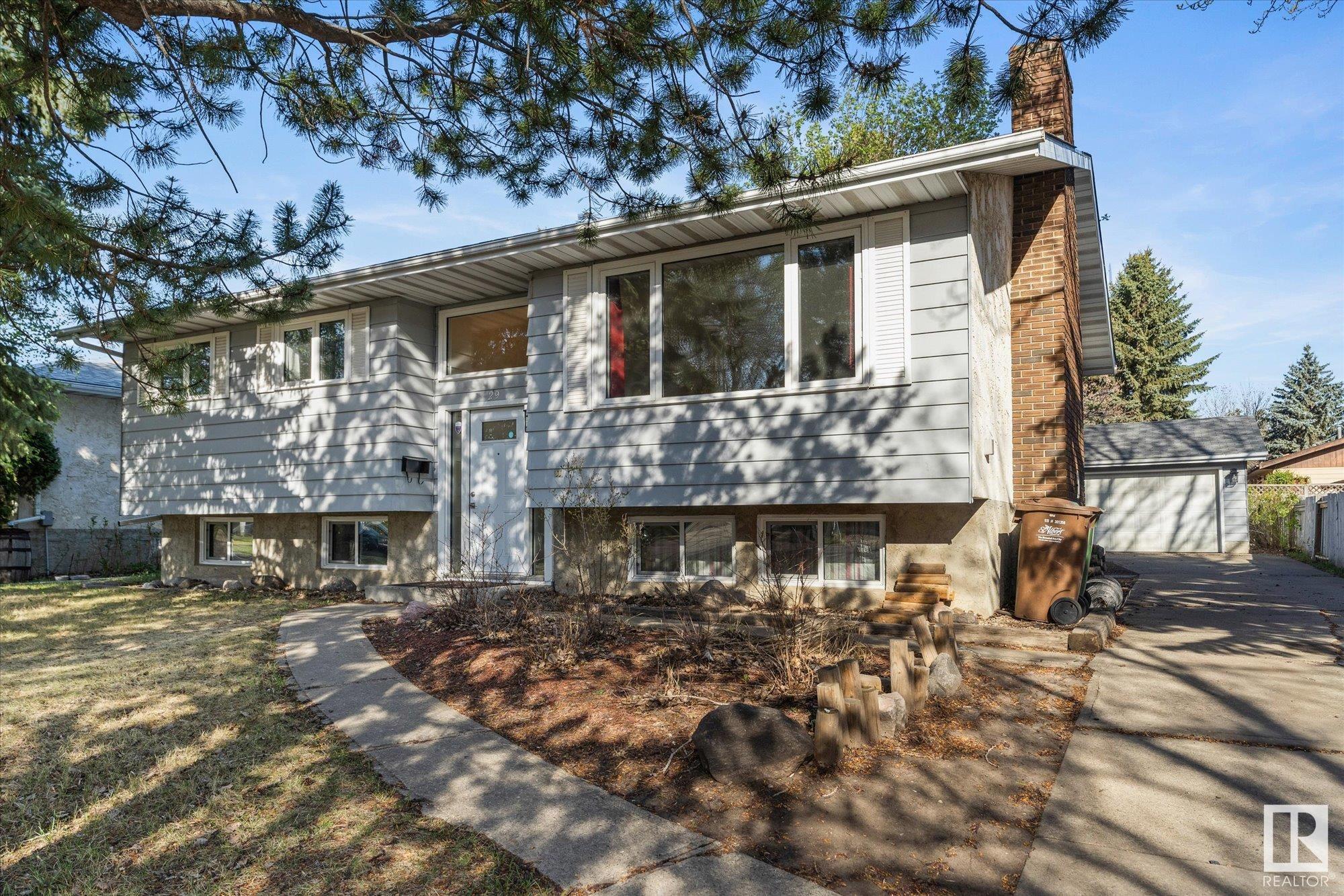 29 Anita Crescent, St. Albert, Alberta, T8N 2W4