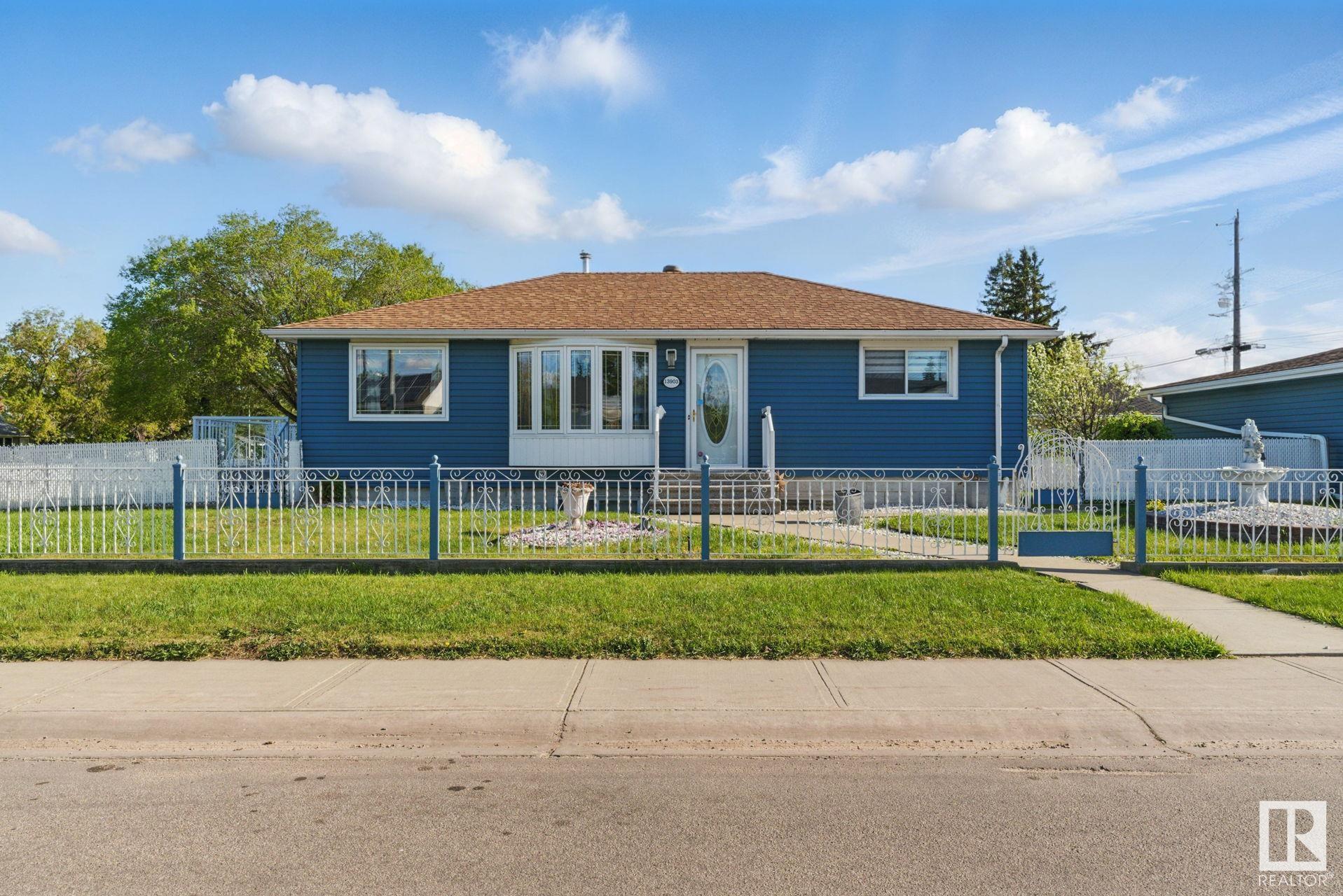 13903 135 Avenue, Edmonton, Alberta, T5L 3Z1