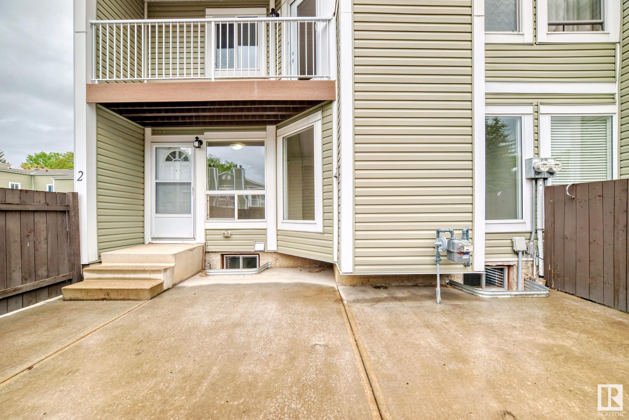2 1820 56 Street, Edmonton, Alberta, T6L 5L4
