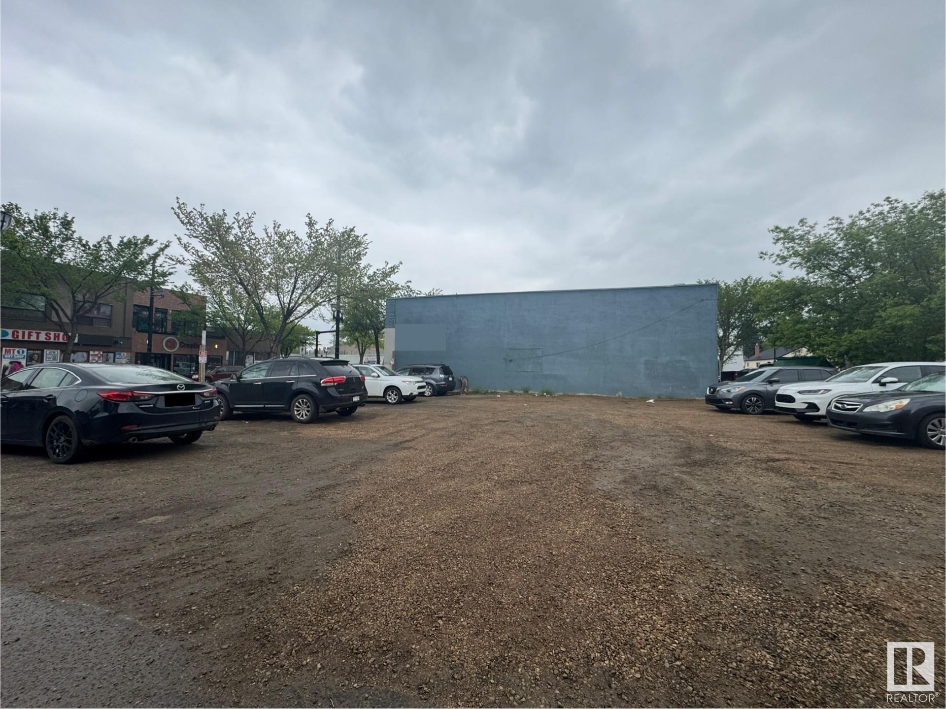 9413 118 Avenue, Edmonton, Alberta, T5G 0N5