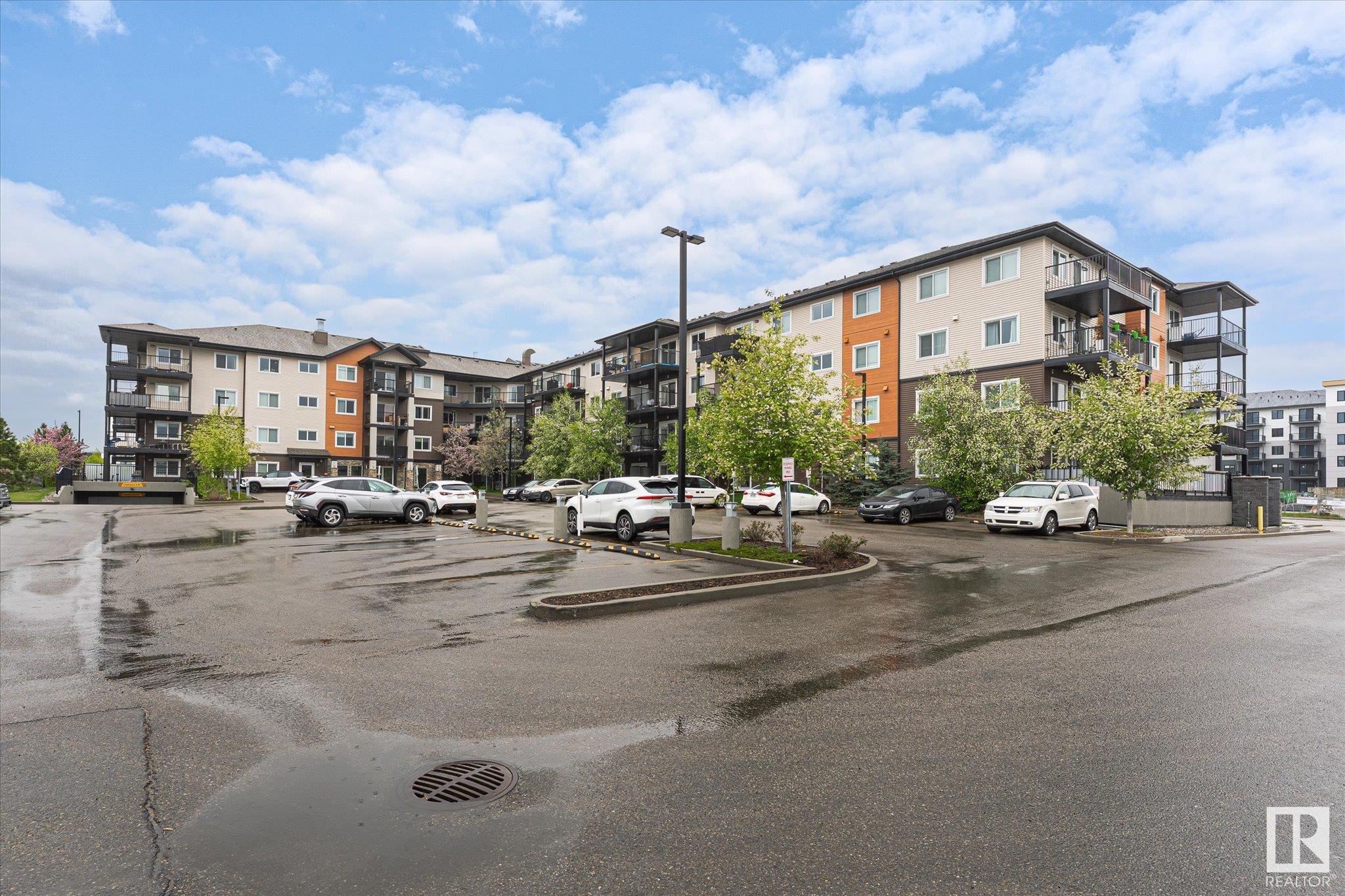 405 5404 7 Avenue, Edmonton, Alberta, T6X 2K4