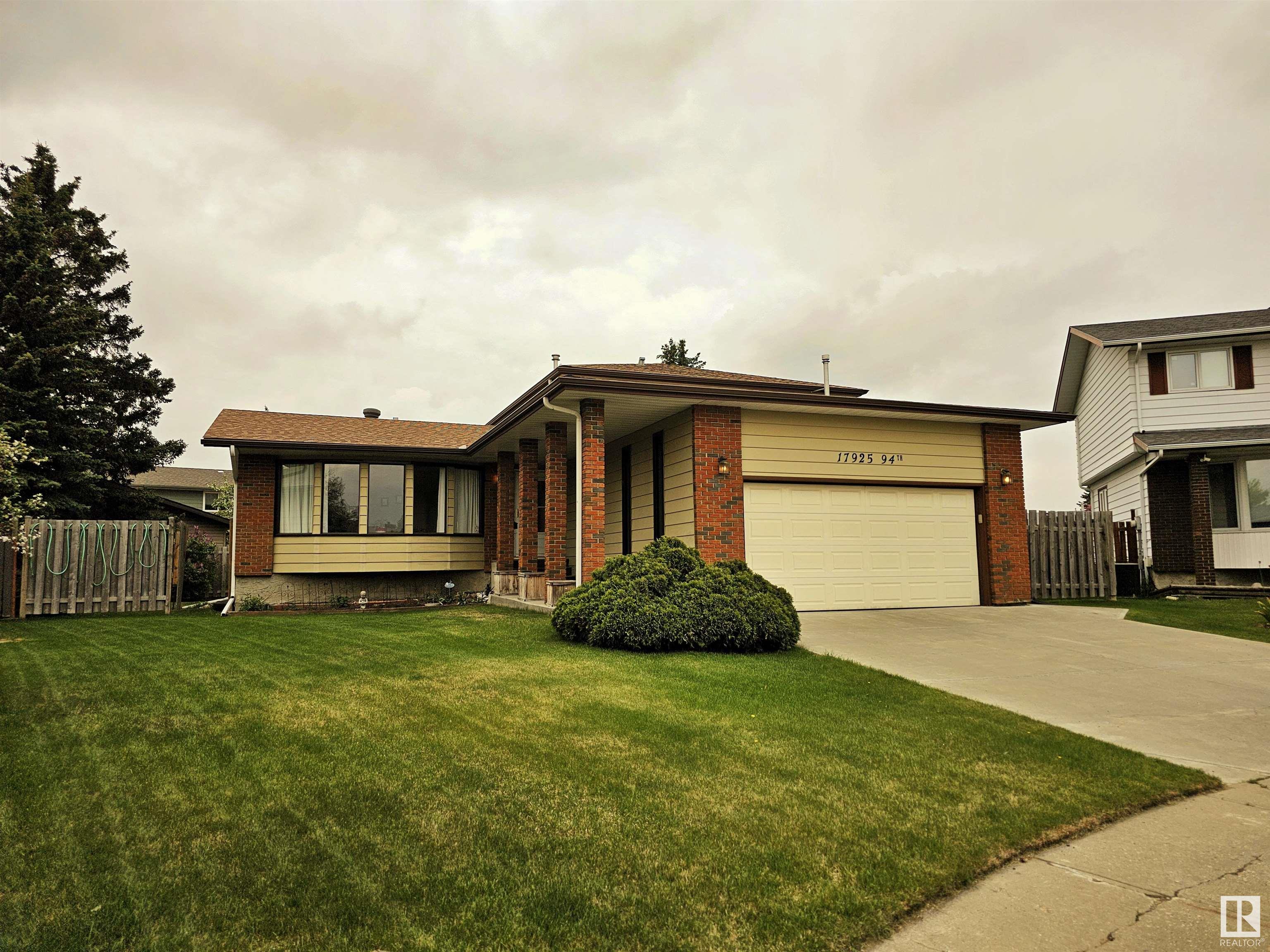 17925 94 Avenue, Edmonton, Alberta, T5T 1Y3