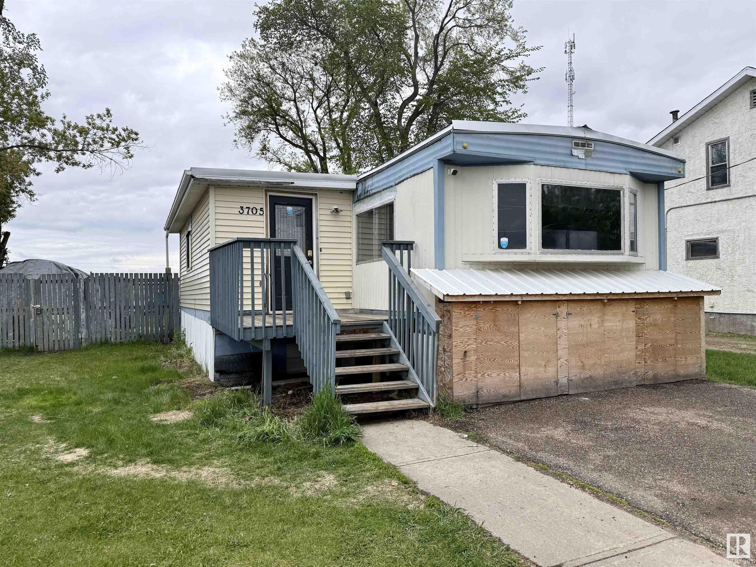 3705 1st Street, Mallaig, Alberta, T0A 2K0