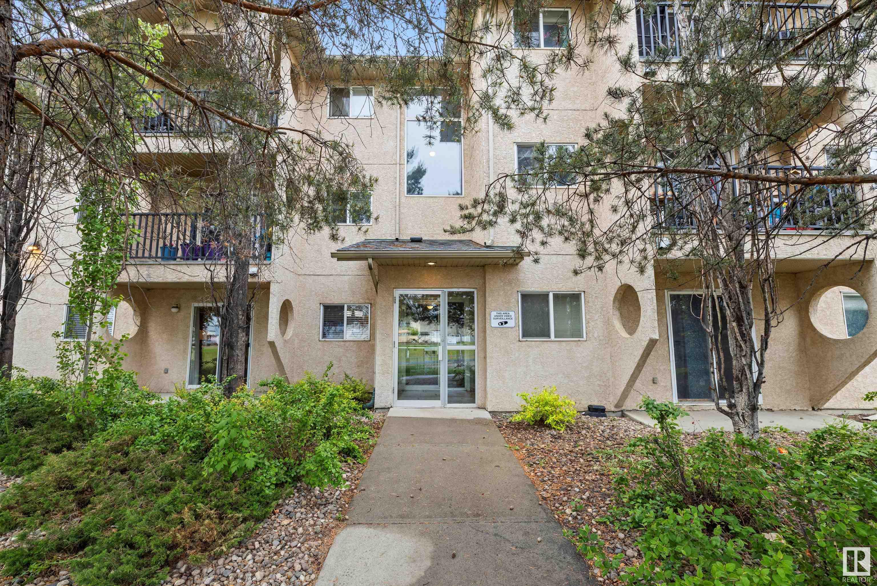 102 12710 127 Street, Edmonton, Alberta, T5L 1A5