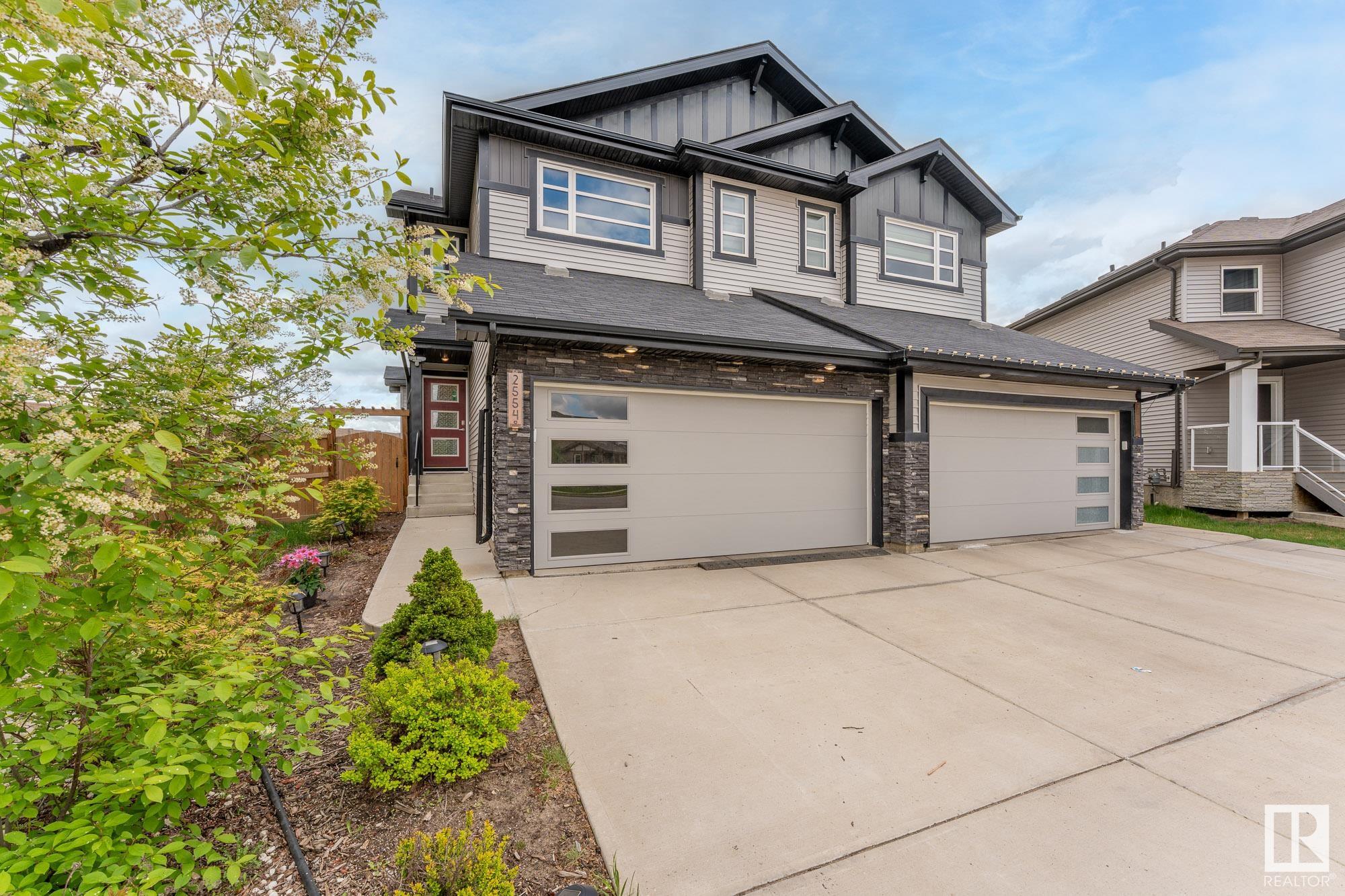 2554 Casey Way, Edmonton, Alberta, T6W 3N2