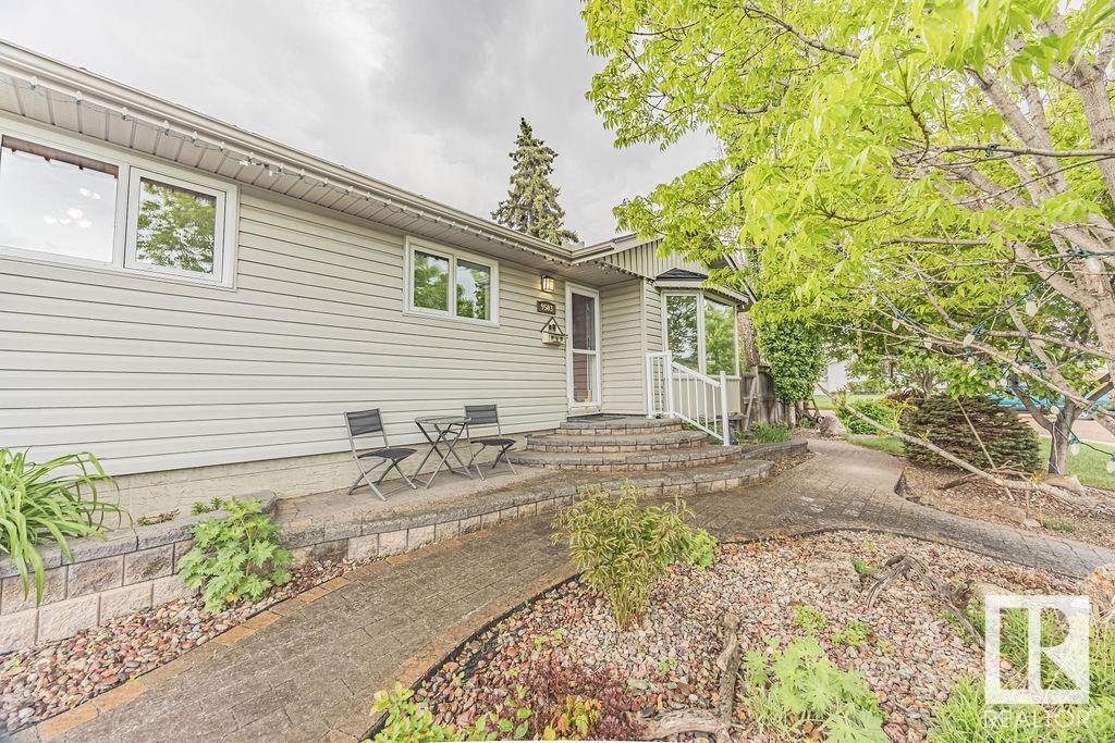9503 54 Street, Edmonton, Alberta, T6B 1H4