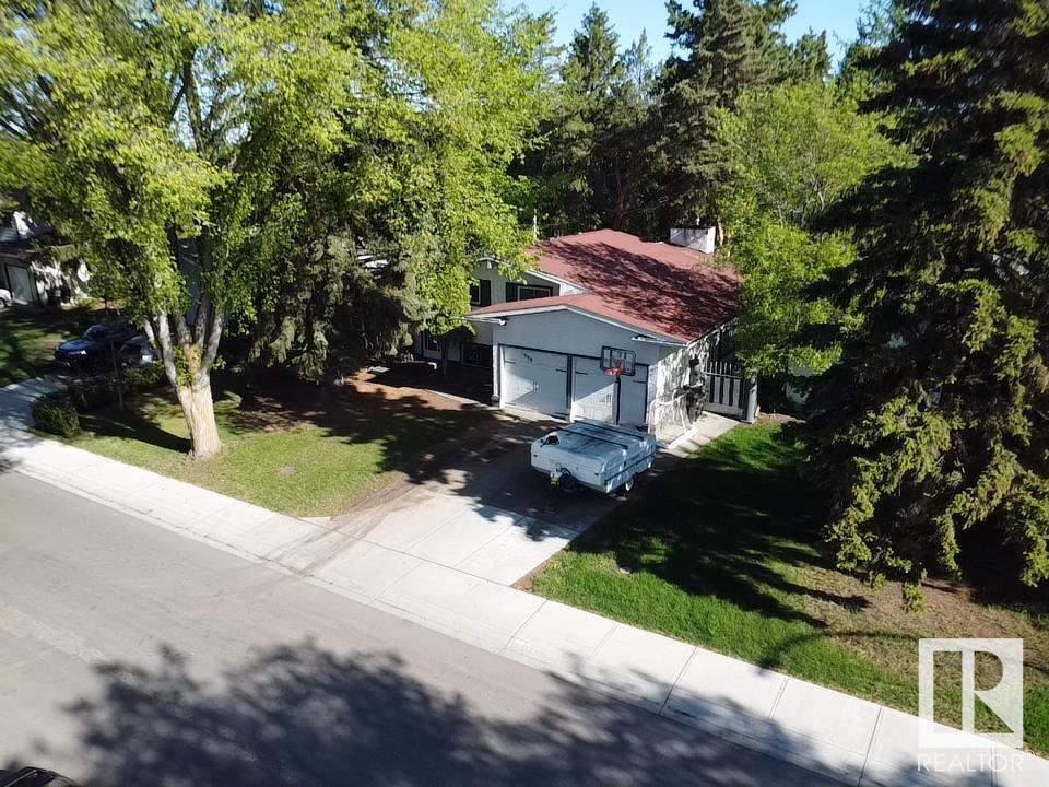 1990 Glenmore Avenue, Sherwood Park, Alberta, T8A 2G5