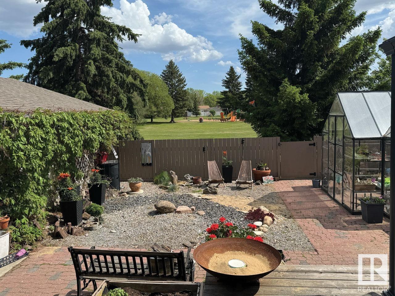 57 Flagstone Crescent, St. Albert, Alberta, T8N 1R2