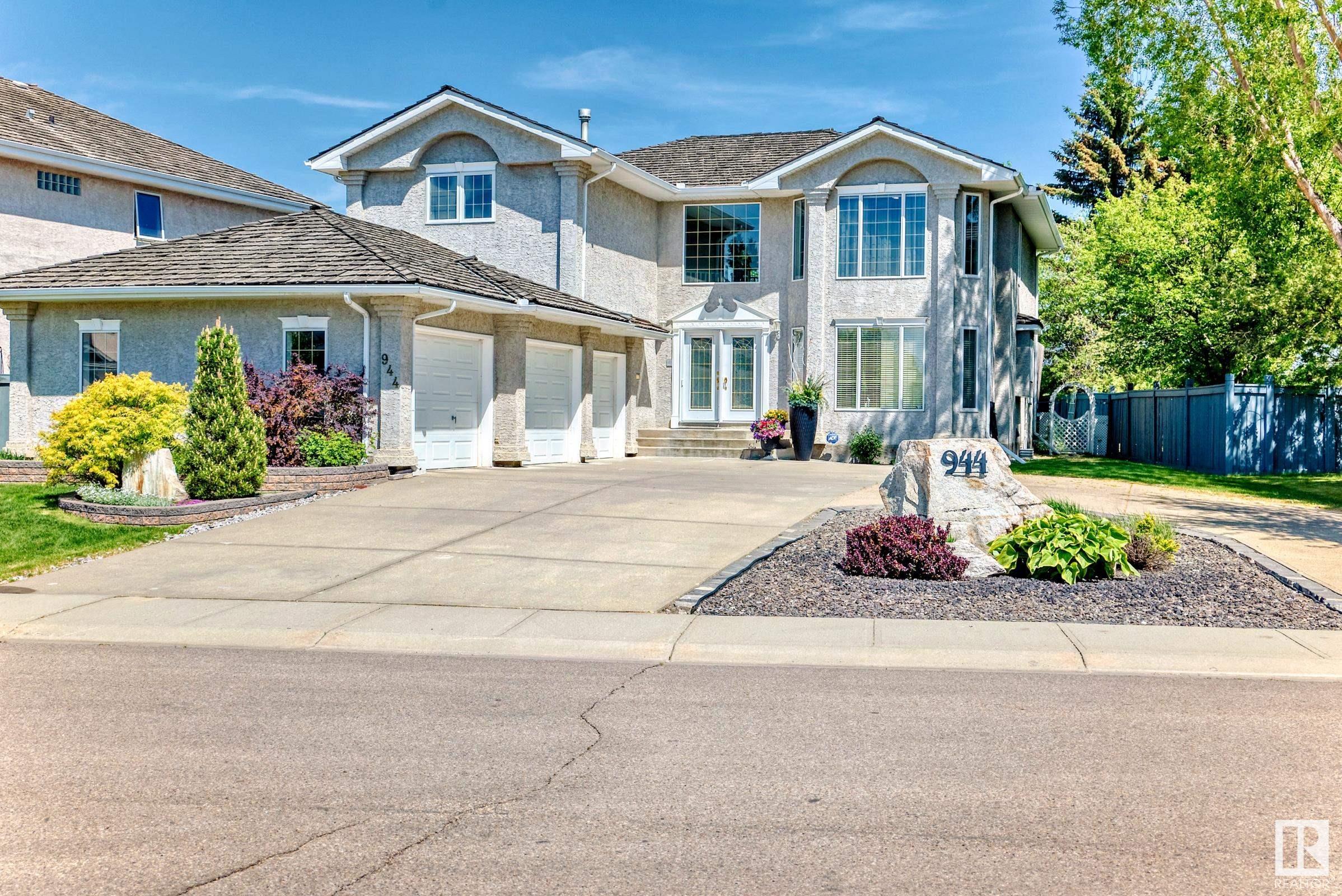 944 Wallbridge Place, Edmonton, Alberta, T6M 2L7