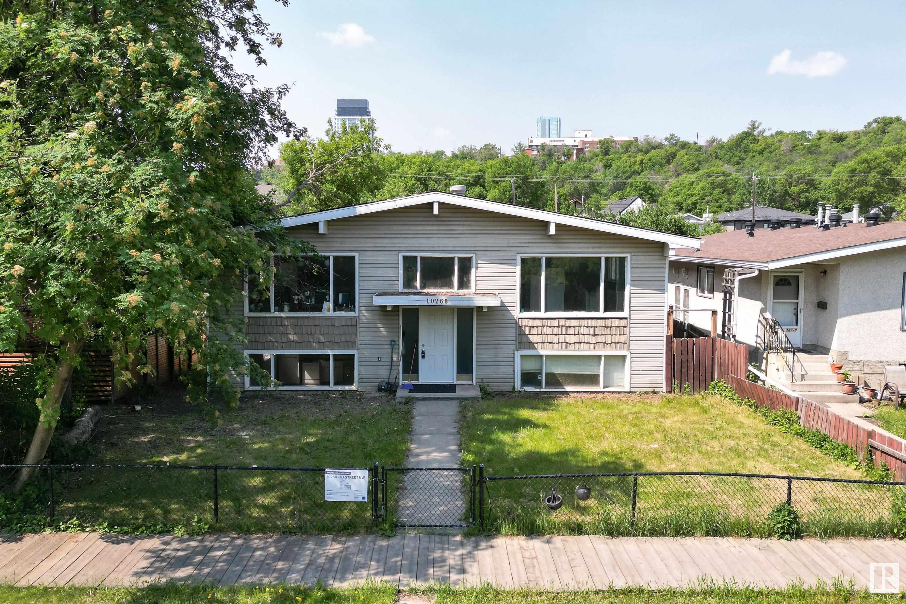 10268 87 Street, Edmonton, Alberta, T5H 1N6