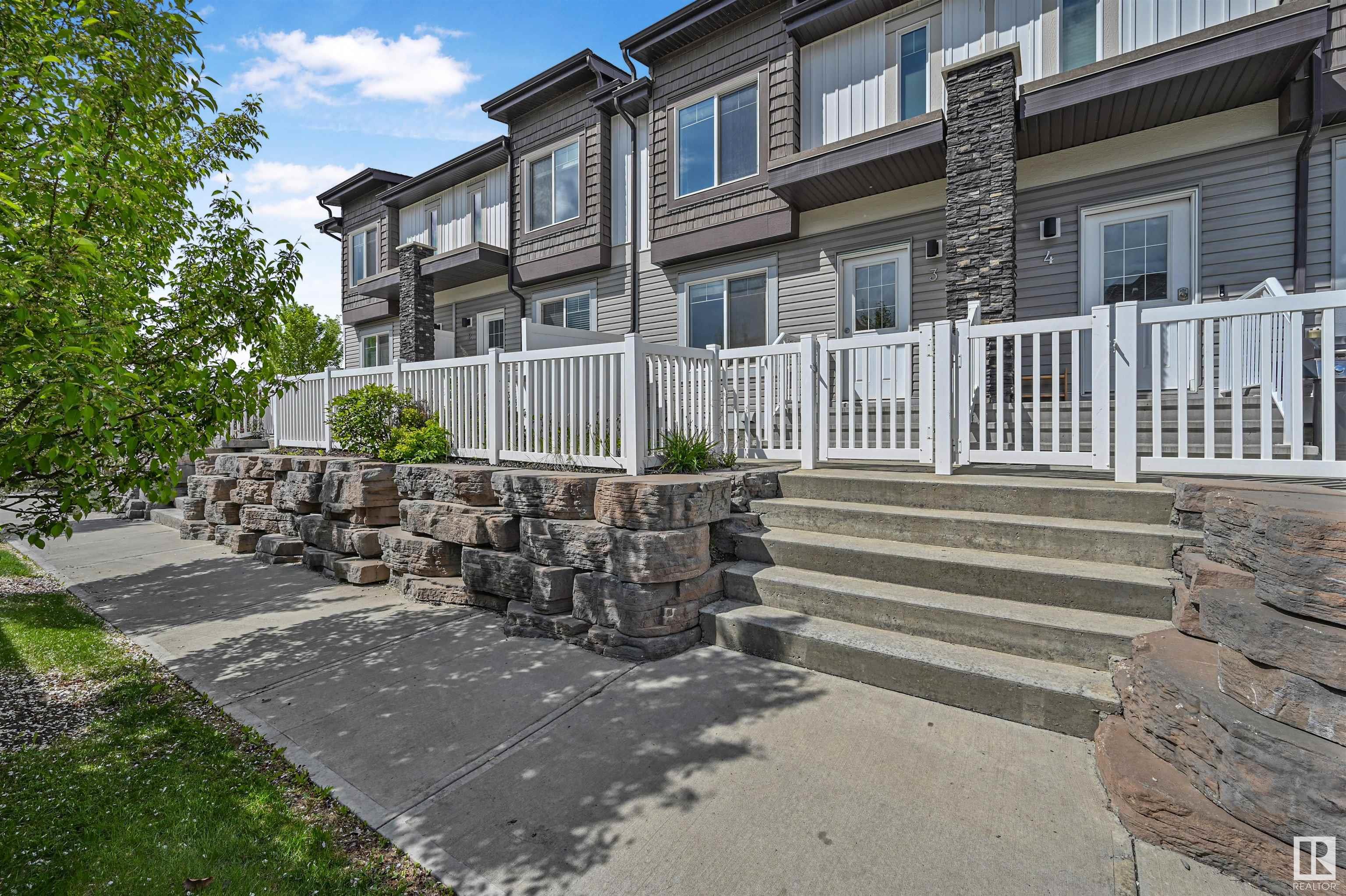 3 2215 24 Street, Edmonton, Alberta, T6T 1A6
