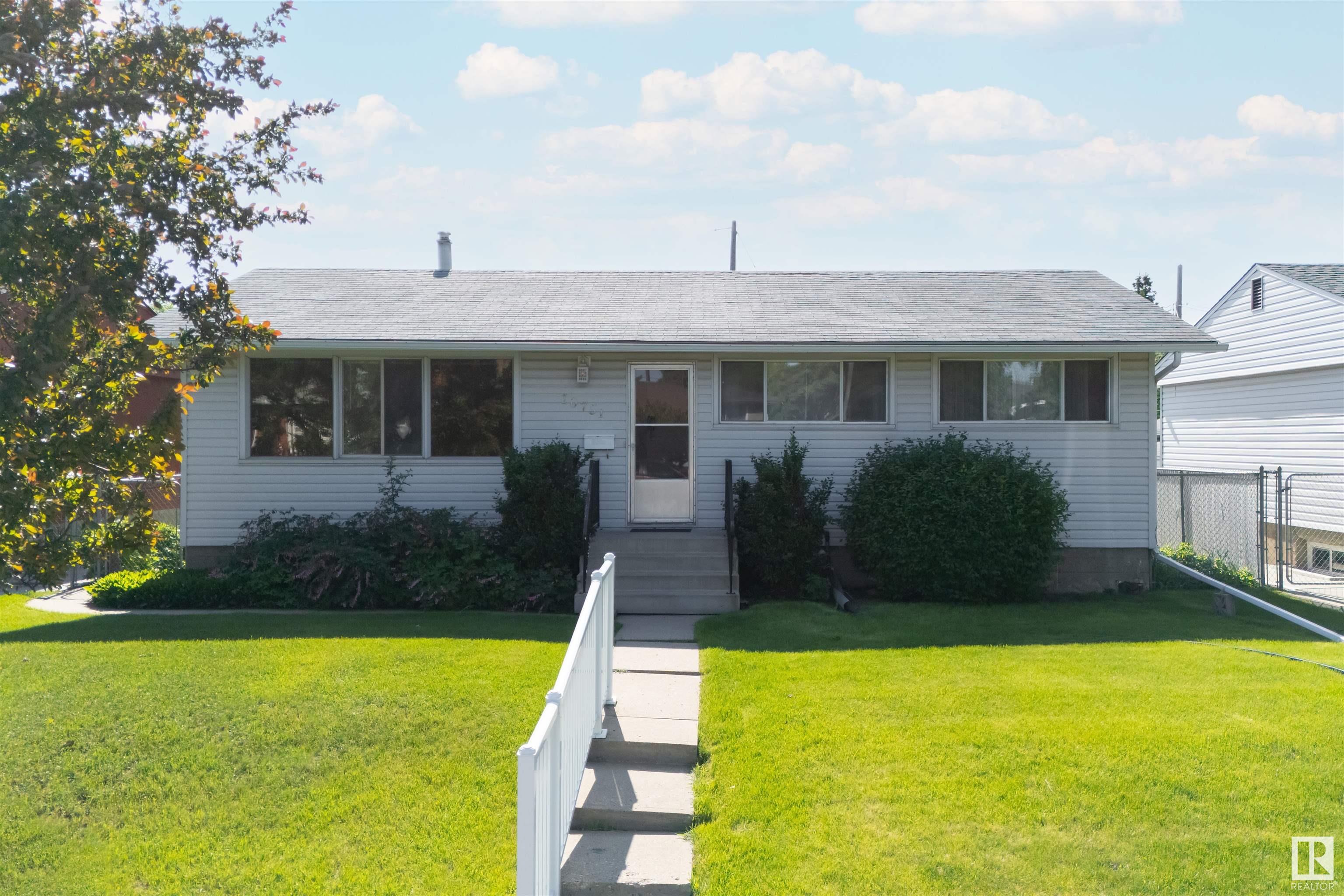 10751 164 Street, Edmonton, Alberta, T5P 3S1