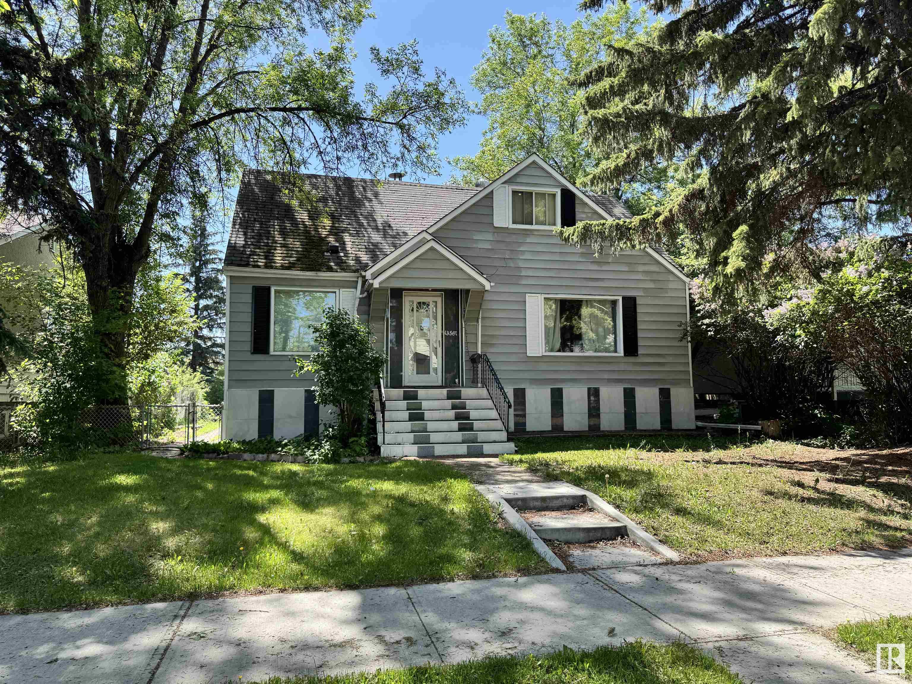 13567 107a Avenue, Edmonton, Alberta, T5M 2A6