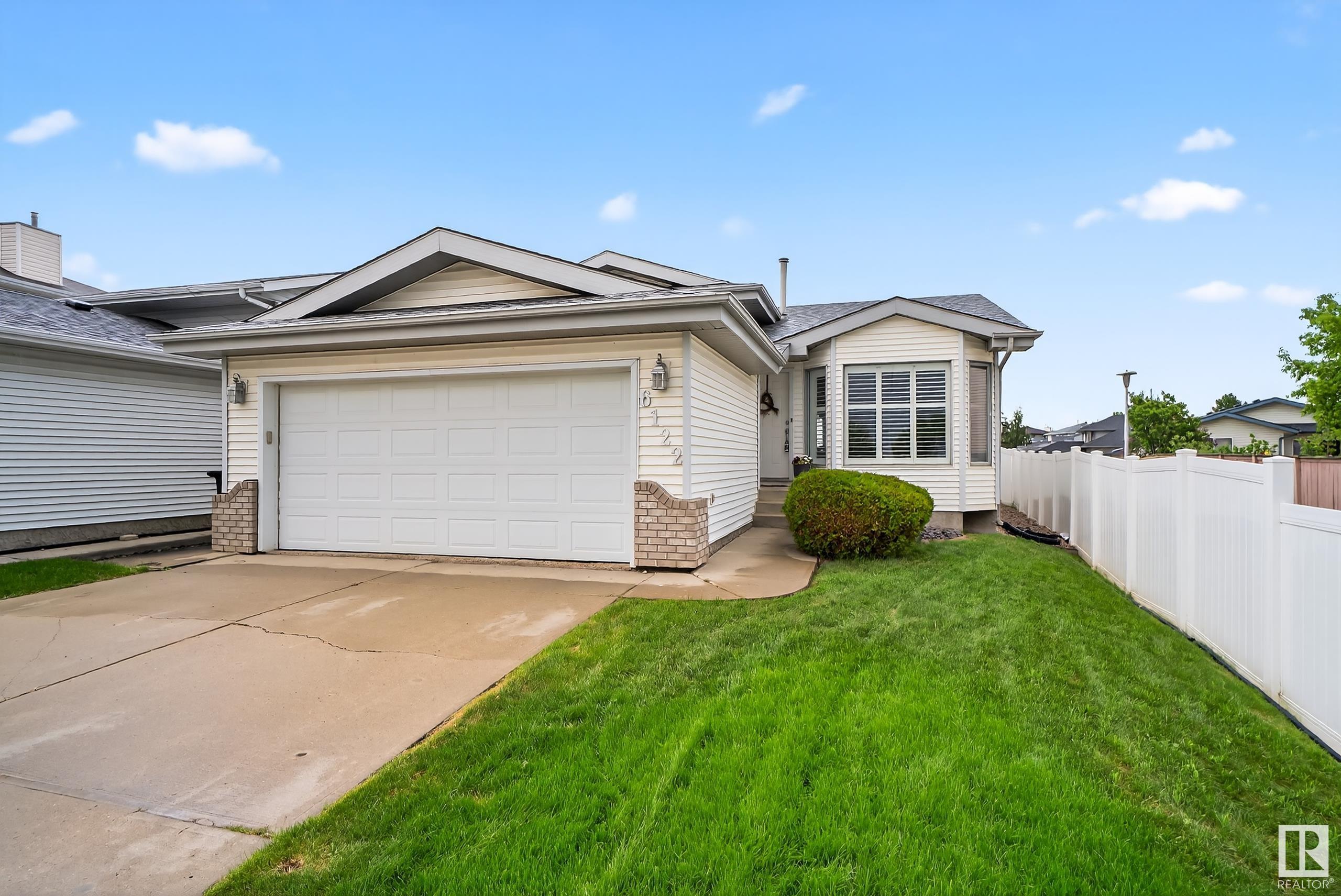 6122 157a Avenue, Edmonton, Alberta, T5Y 2P5