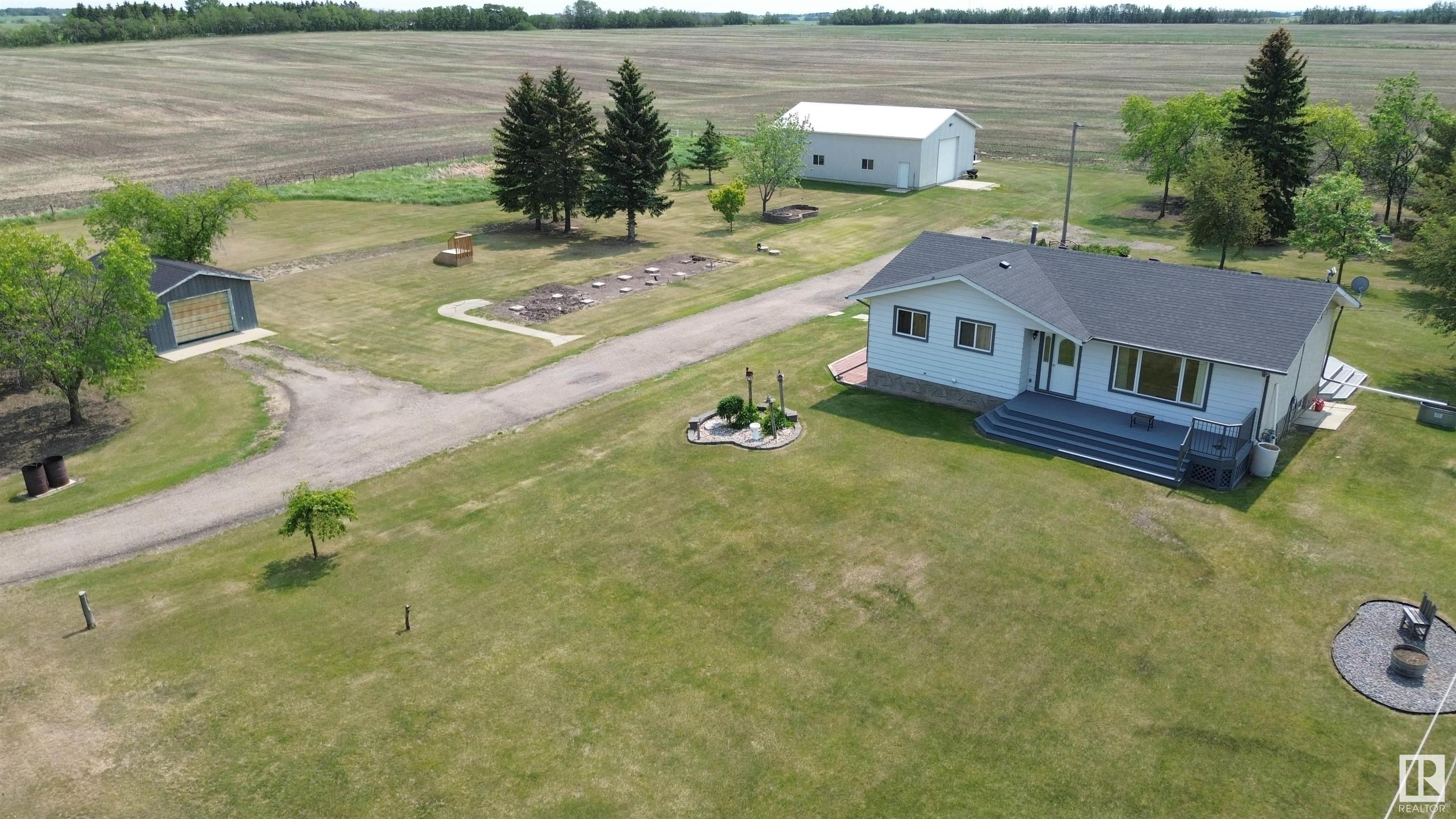 1 26323 642 Highway, Rural Sturgeon County, Alberta, T8R 2A7