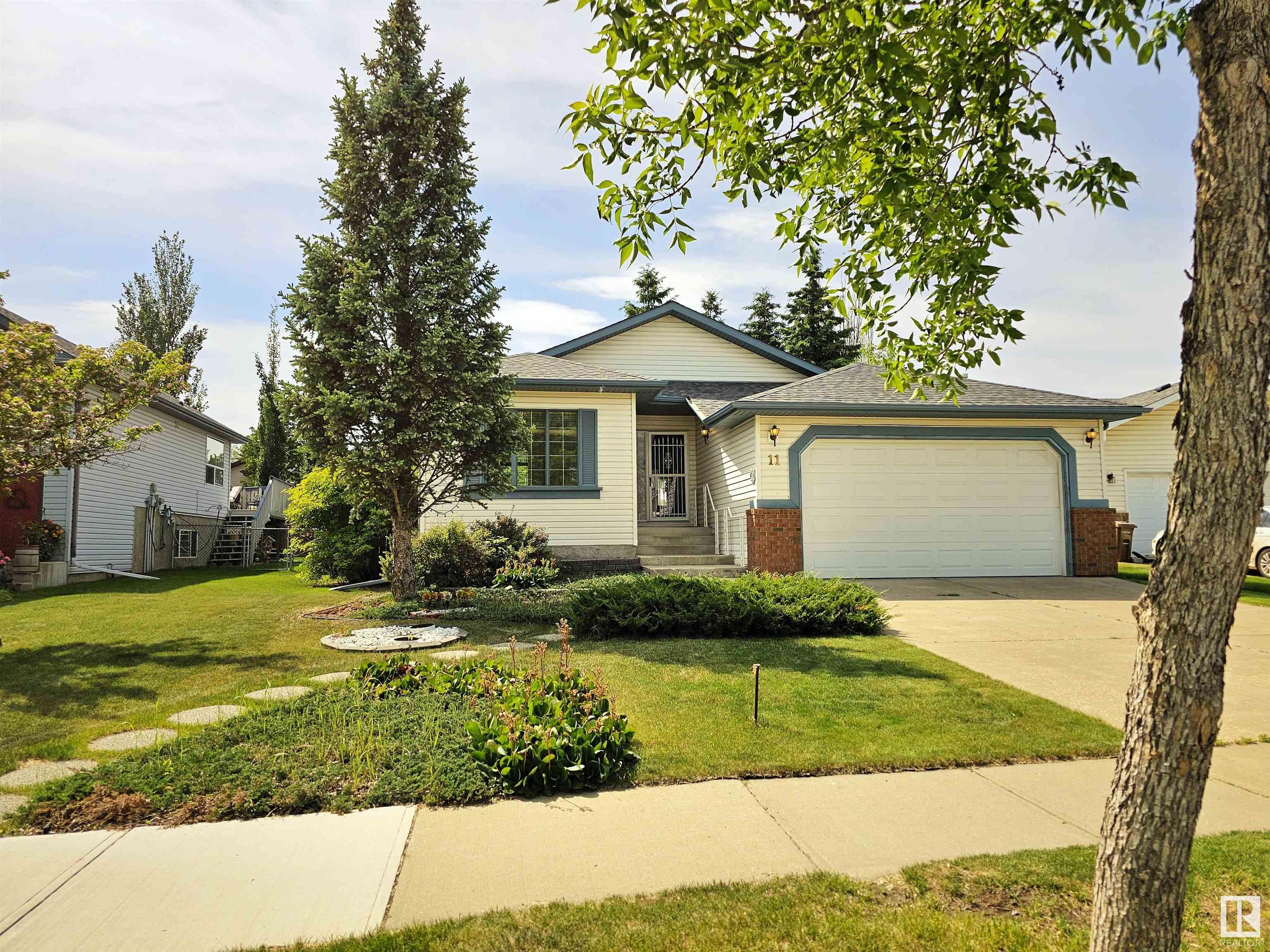 11 Hanratty Point(e), St. Albert, Alberta, T8N 6B5