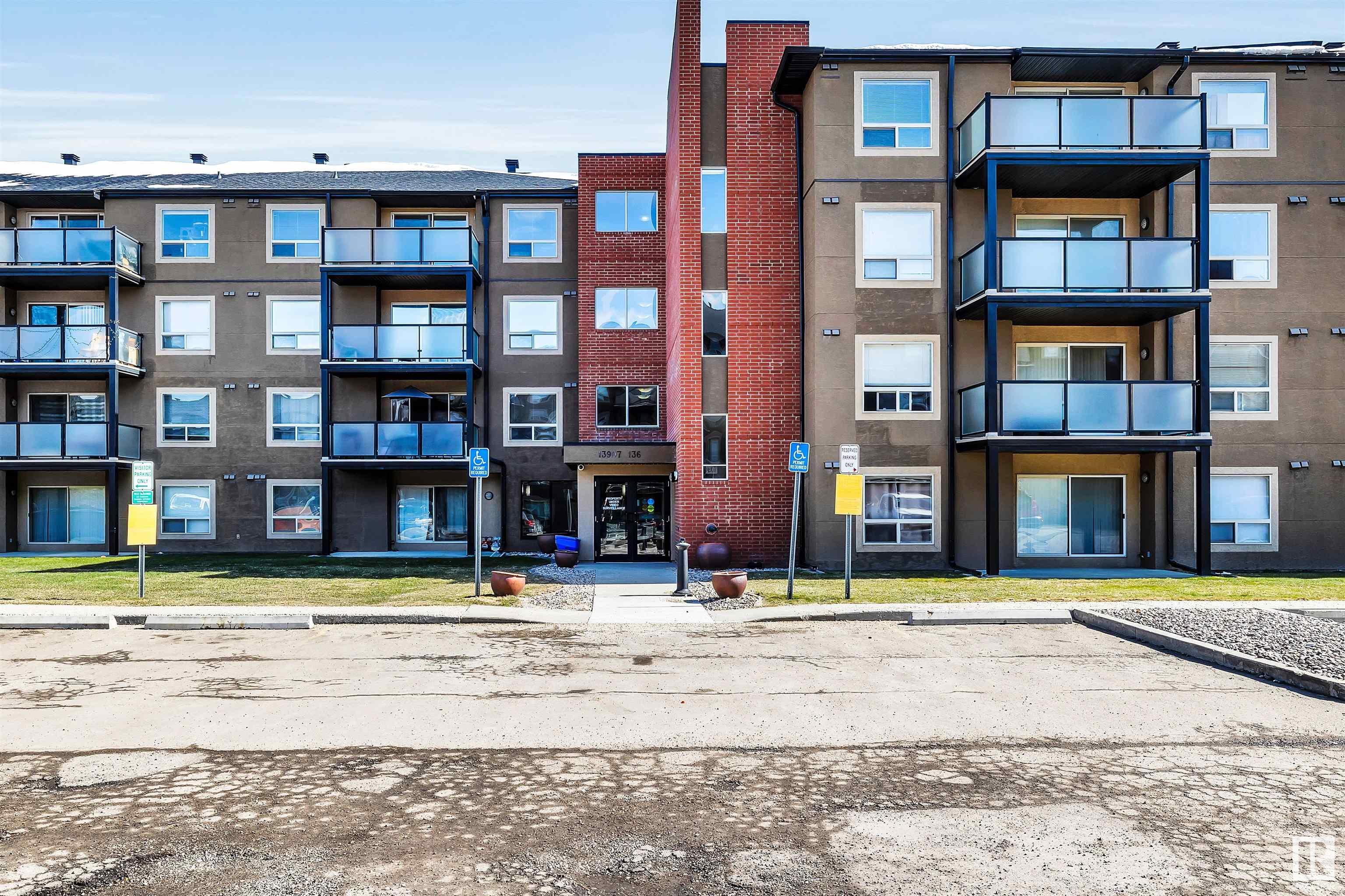 302 13907 136 Street, Edmonton, Alberta, T6V 1Y5