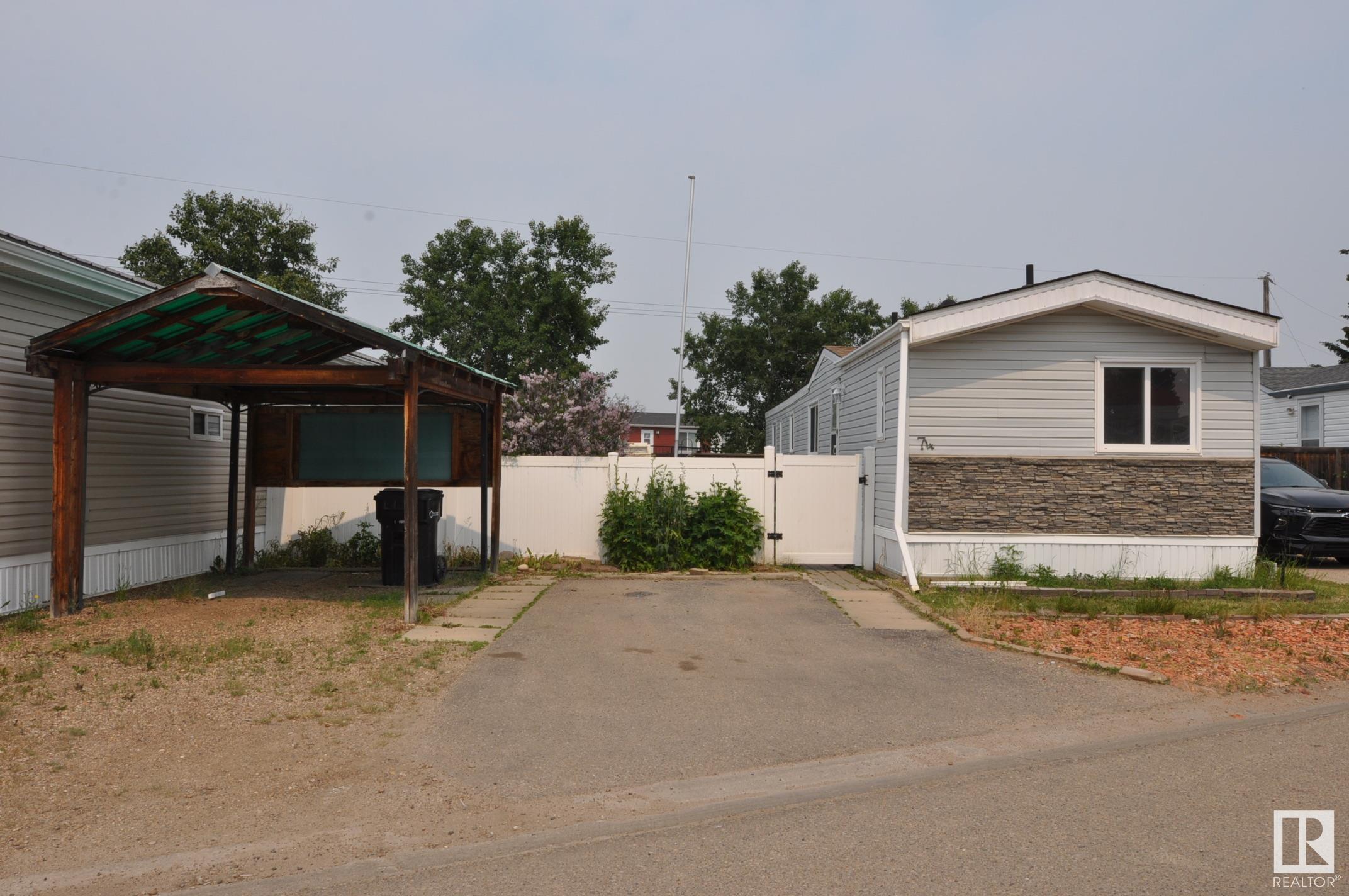 #74-10410 101a Street, Morinville, Alberta, T8R 1B1