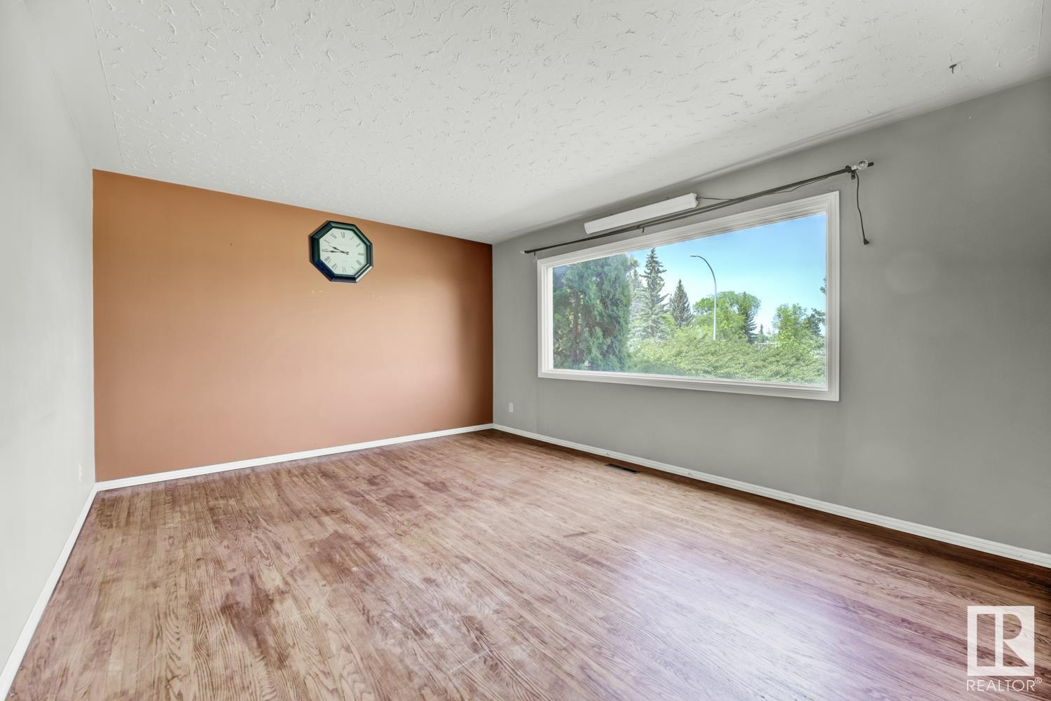 12103 134b Avenue, Edmonton, Alberta, T5L 4M6