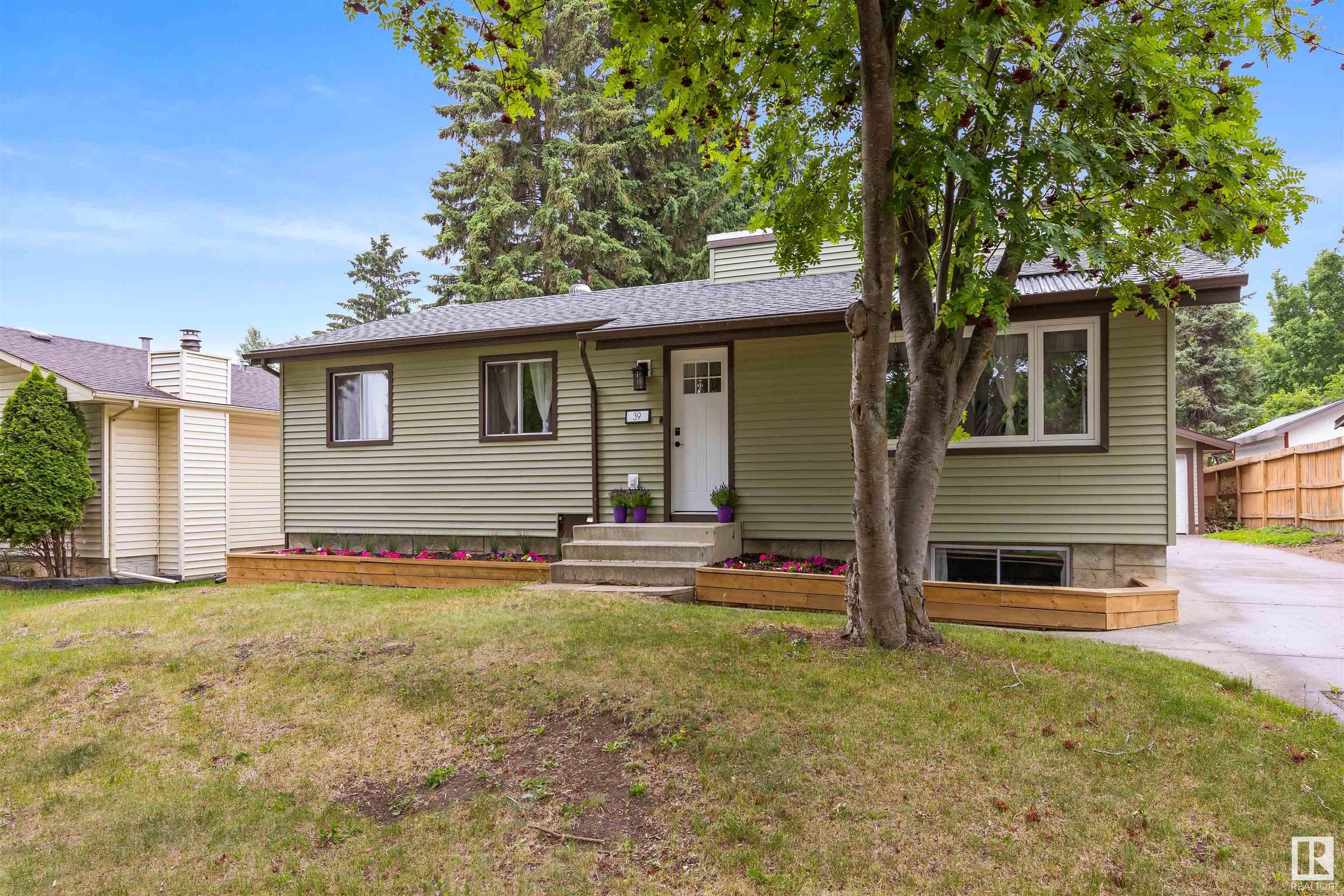 39 St Vital Avenue, St. Albert, Alberta, T8N 1K7