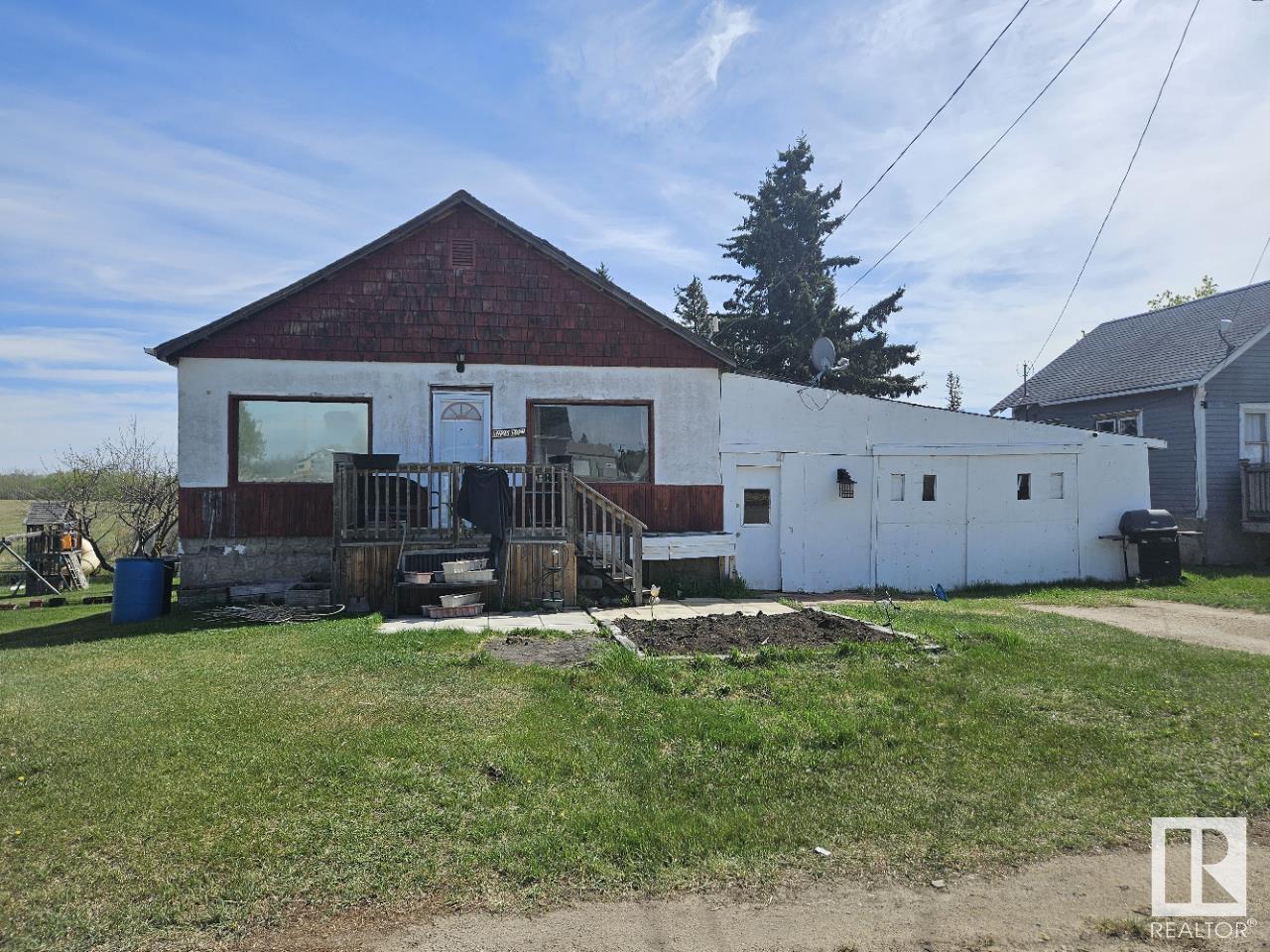 5029 50 Street, Innisfree, Alberta, T0B 2G0