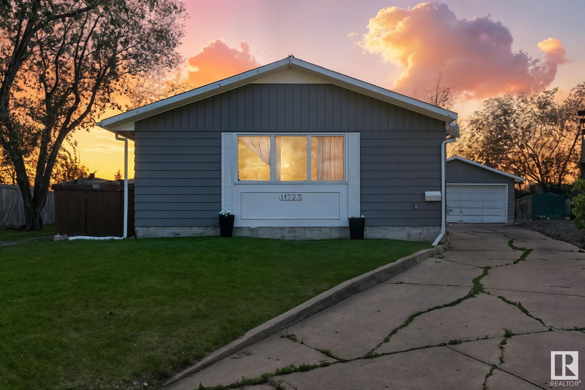 11723 144 Avenue, Edmonton, Alberta, T5X 1M4