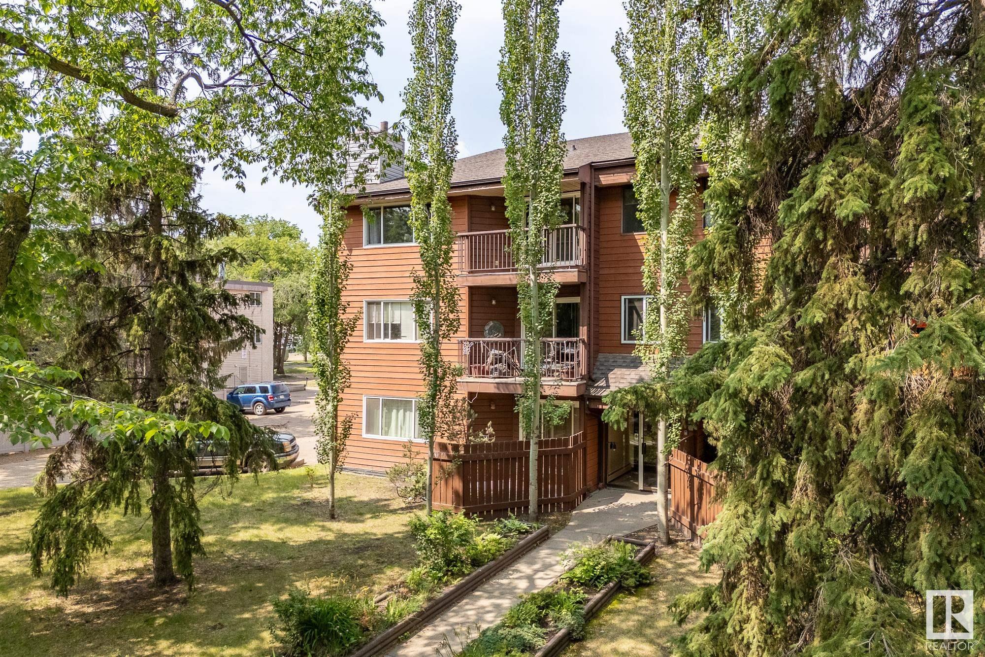 208 10826 113 Street, Edmonton, Alberta, T5H 3J2