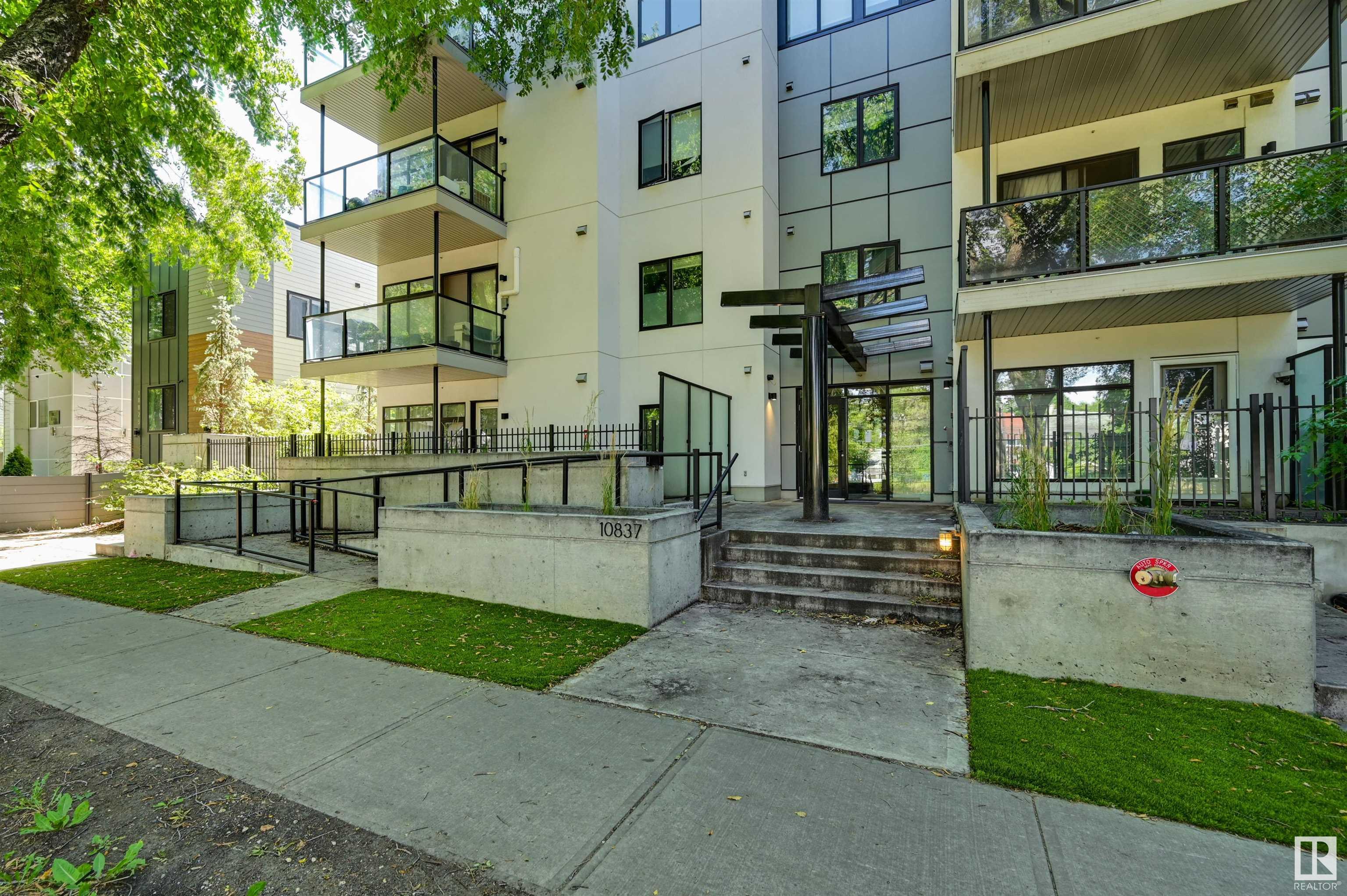102 10837 83 Avenue, Edmonton, Alberta, T6E 2E6