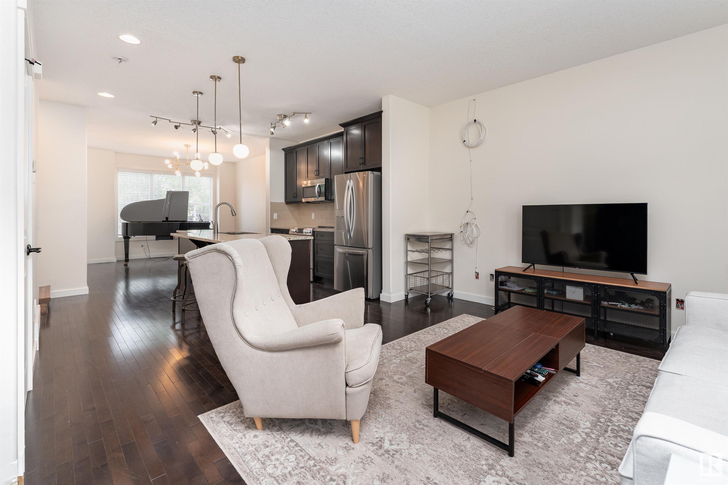 1060 Gault Boulevard, Edmonton, Alberta, T5E 6N7