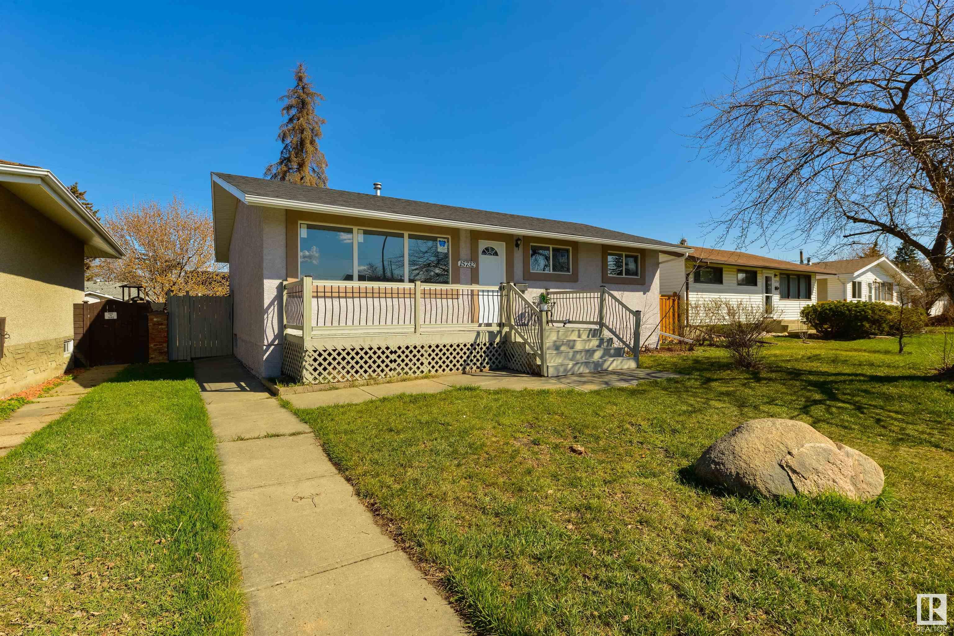 15732 107a Avenue, Edmonton, Alberta, T5P 0Z1