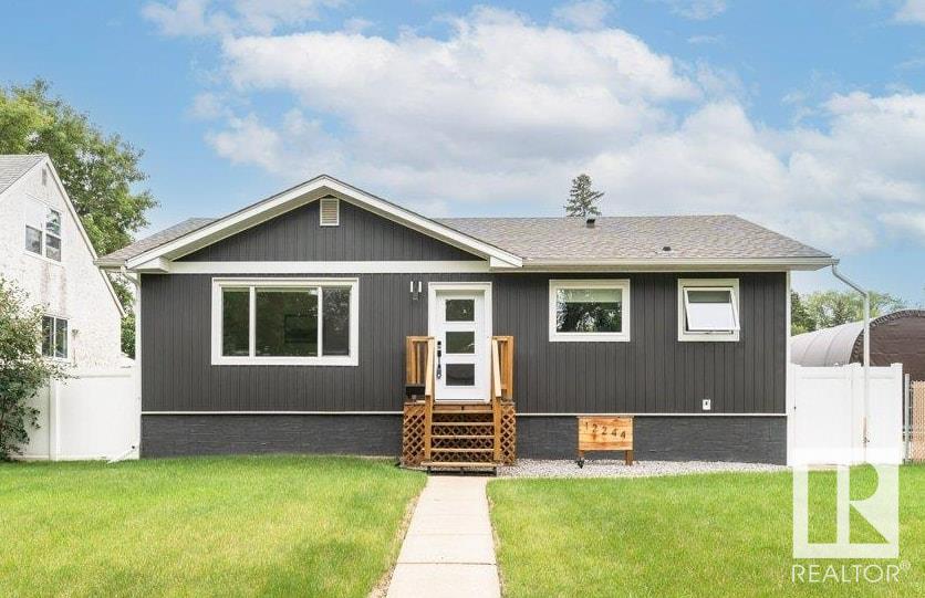 12244 135 Street, Edmonton, Alberta, T5L 1X1