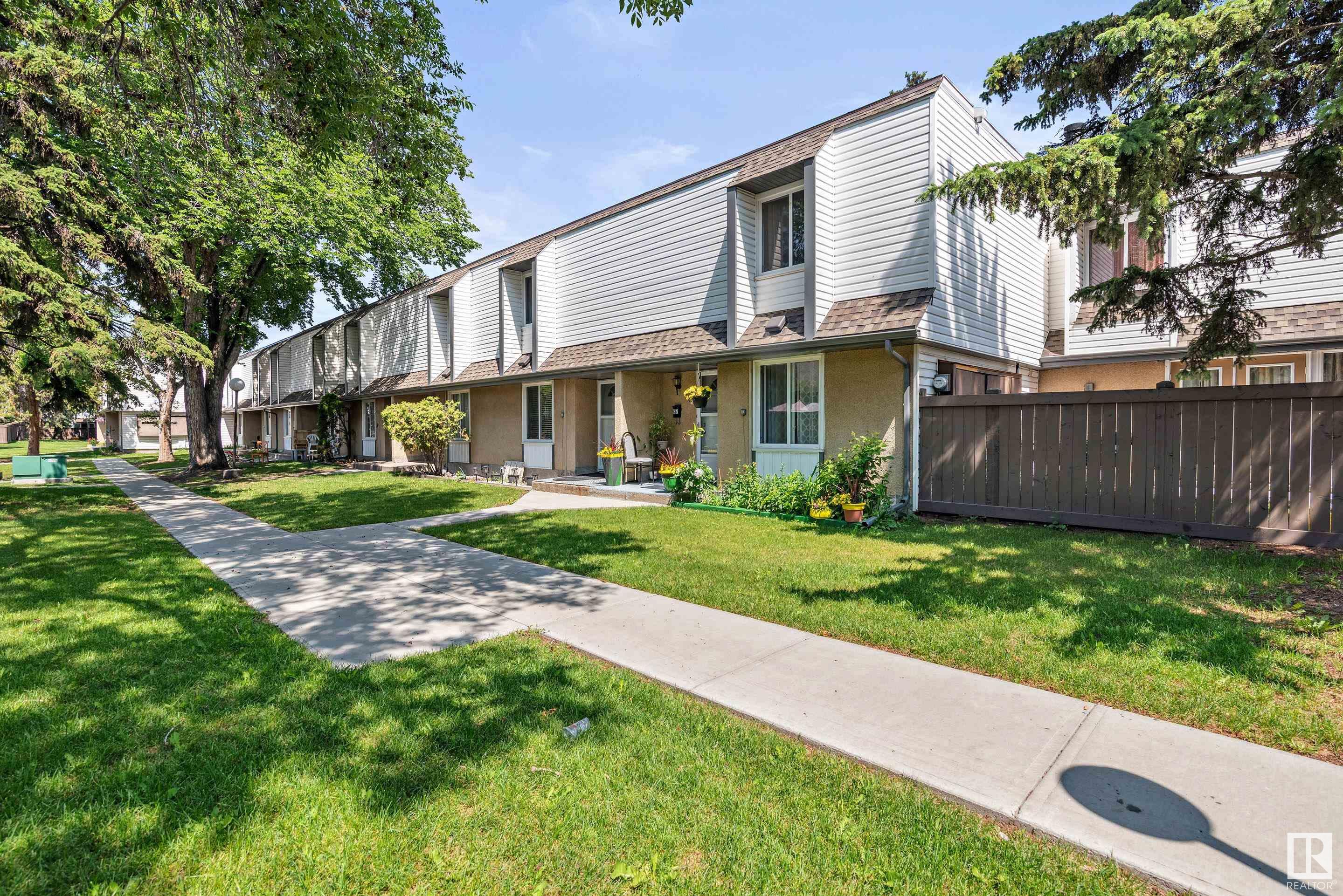 C7 Garden Grove Grove, Edmonton, Alberta, T6J 2L3
