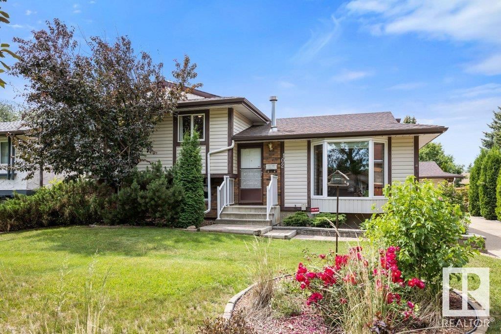 102 Larose Drive, St. Albert, Alberta, T8N 2T2
