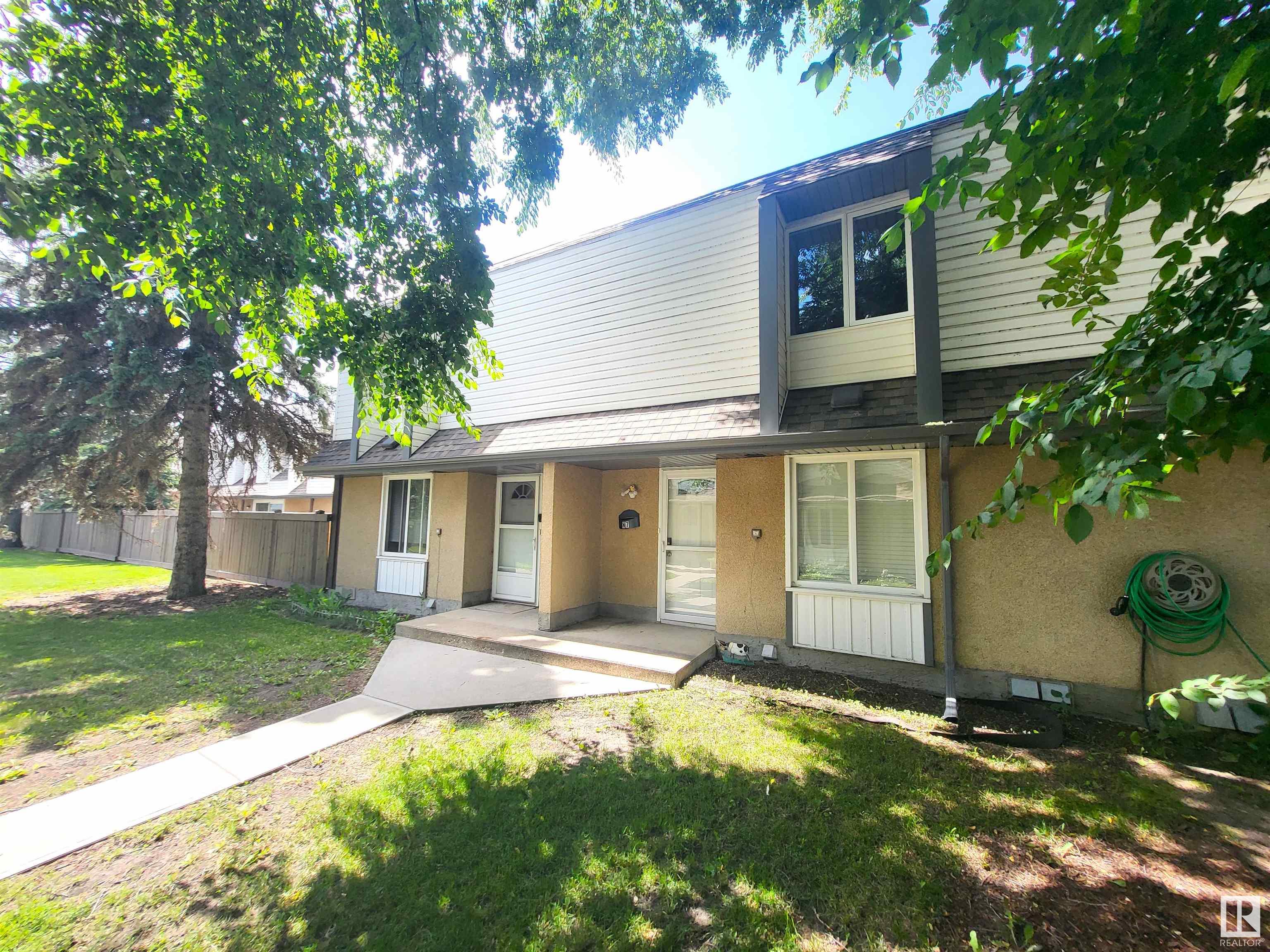 H7 1 Garden Grove Grove, Edmonton, Alberta, T6J 2L3