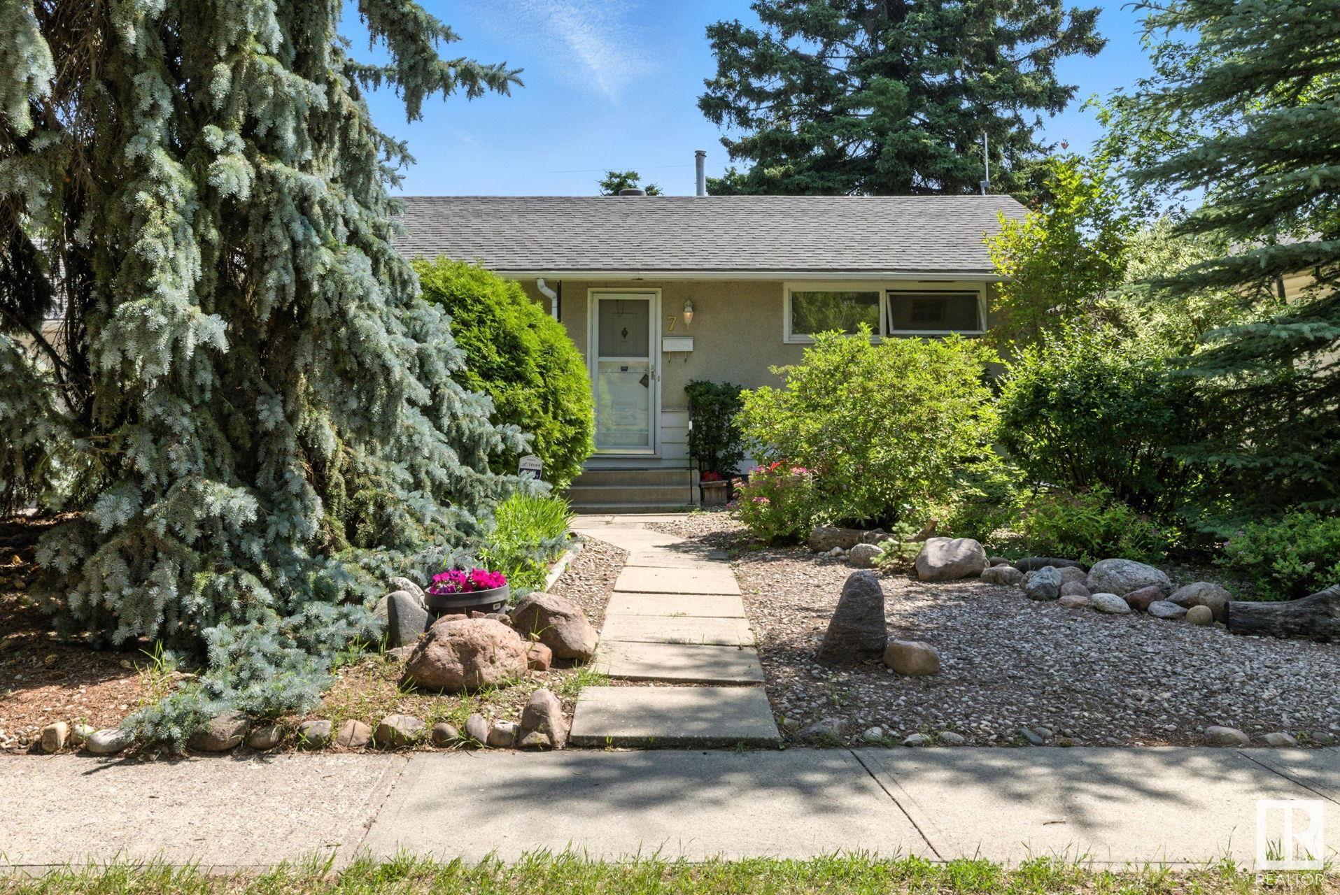 7 Grandora Crescent, St. Albert, Alberta, T8N 0T8