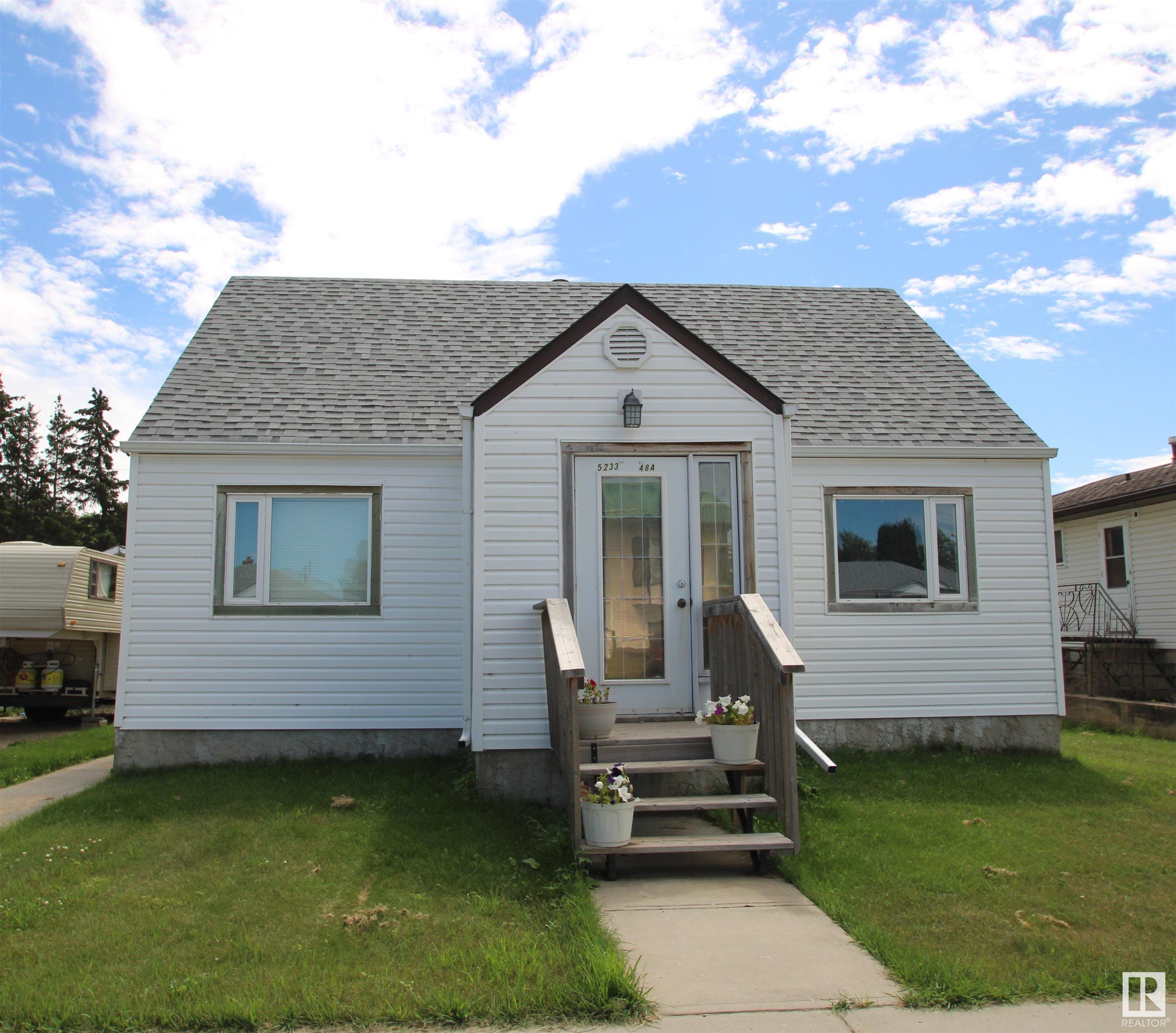 5233 48 Ave, St. Paul Town, Alberta, T0A 3A4