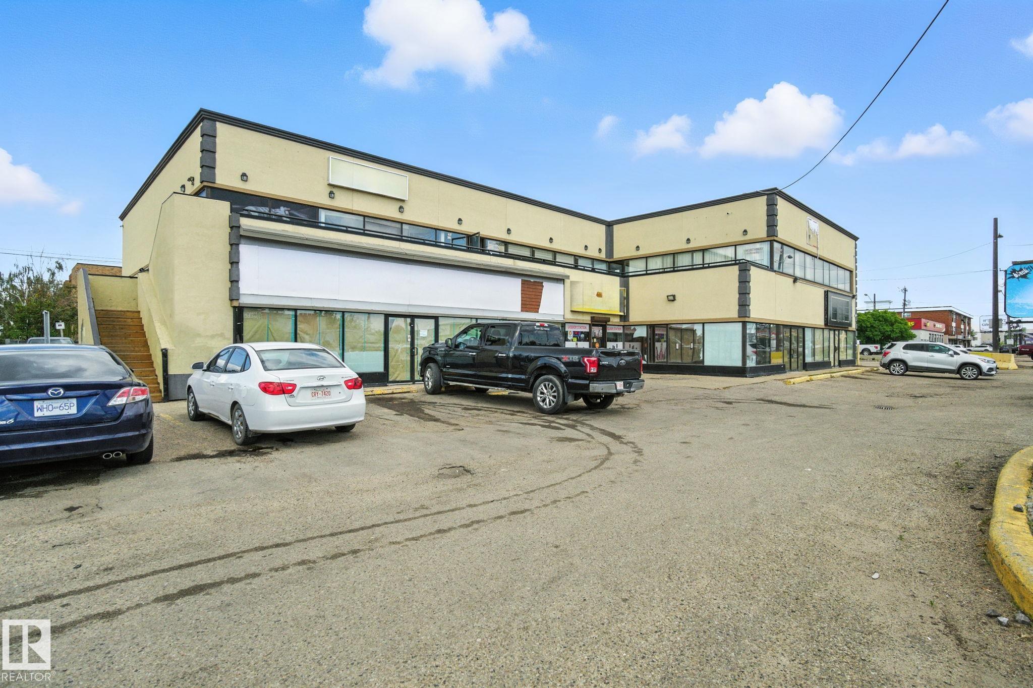 202 16220 Stony Plain Rd, Edmonton, Alberta, T5P 4A4