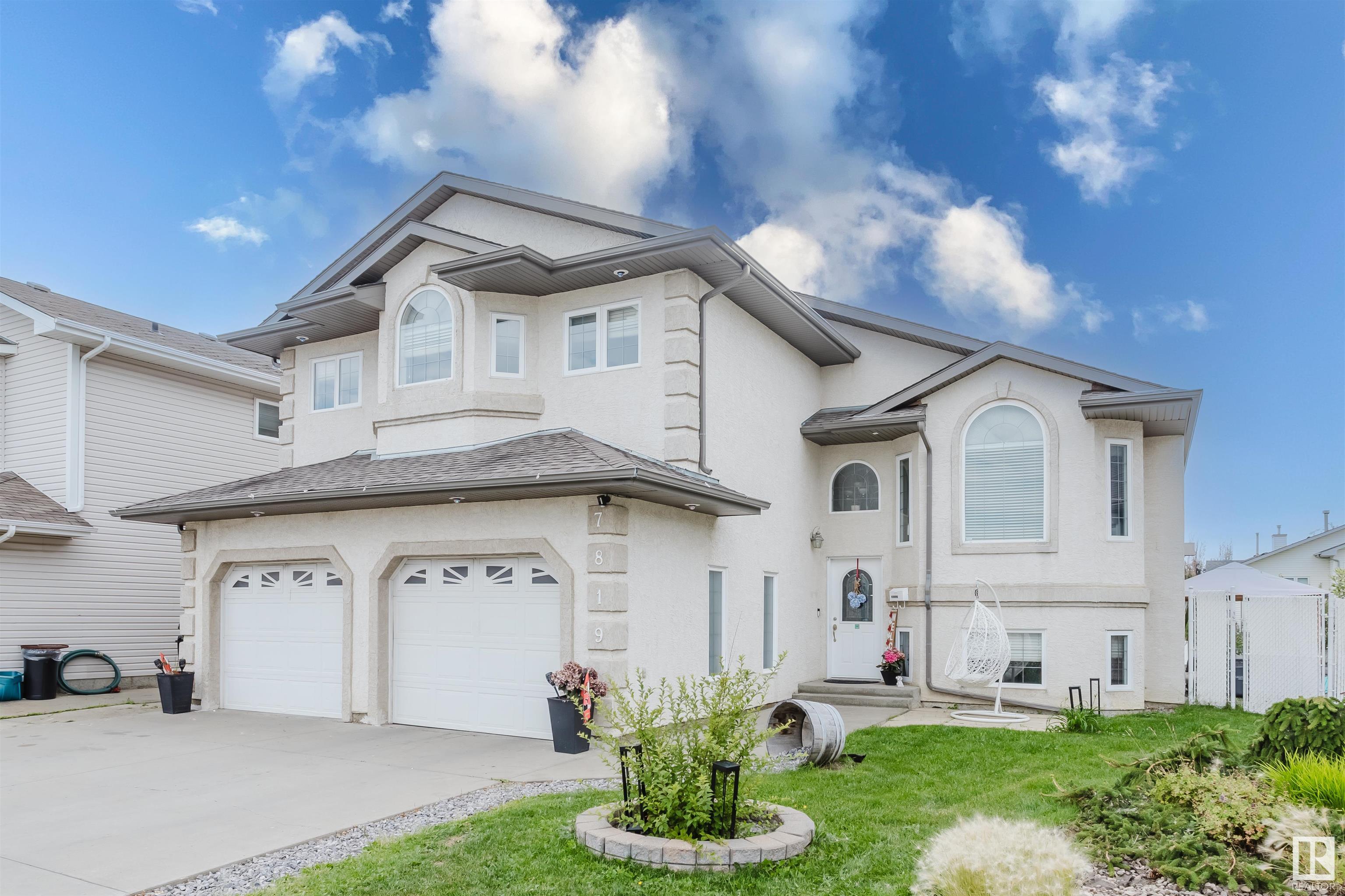 7819 166 Avenue, Edmonton, Alberta, T5Z 3V8